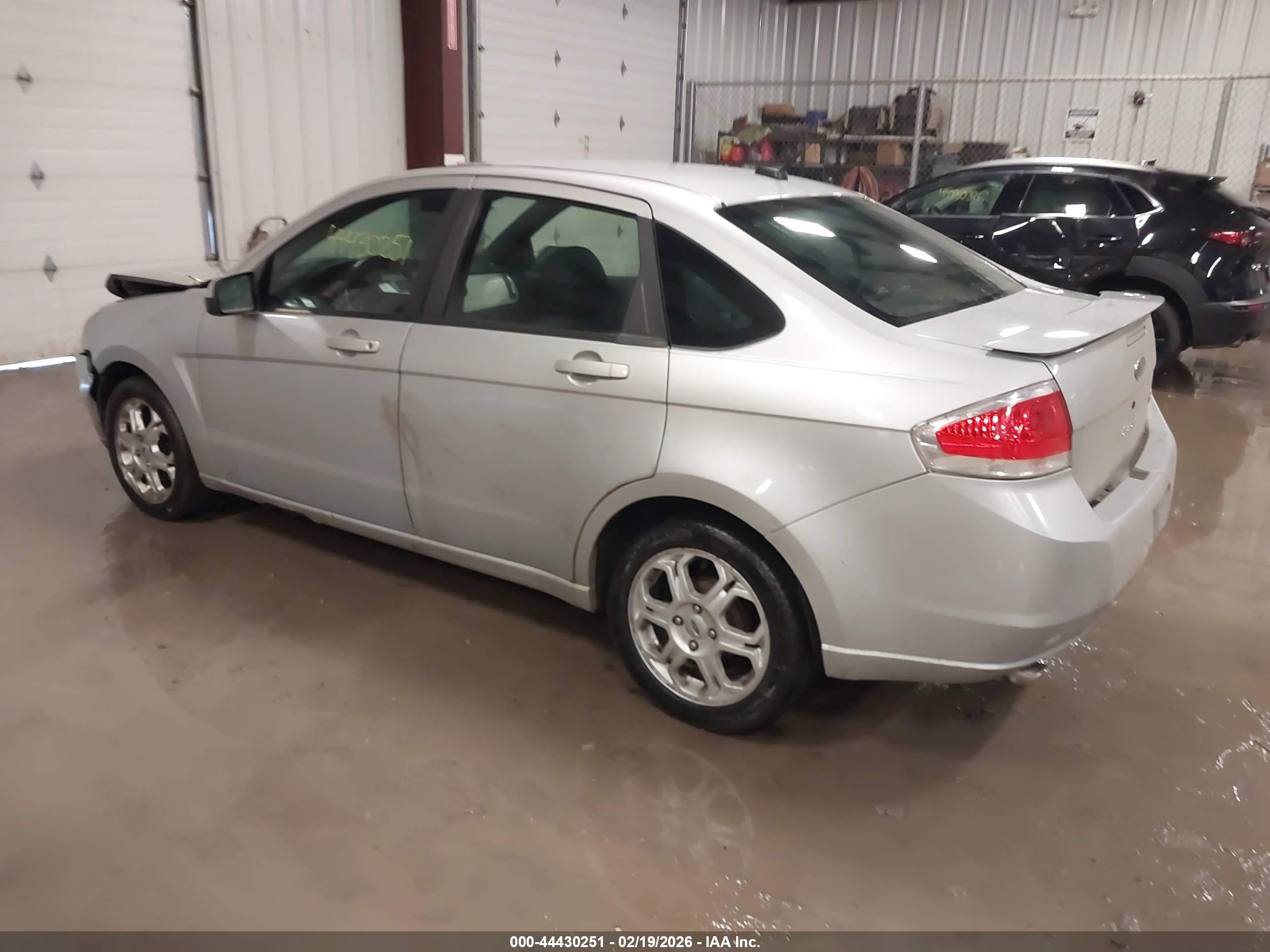 FORD FOCUS image 3