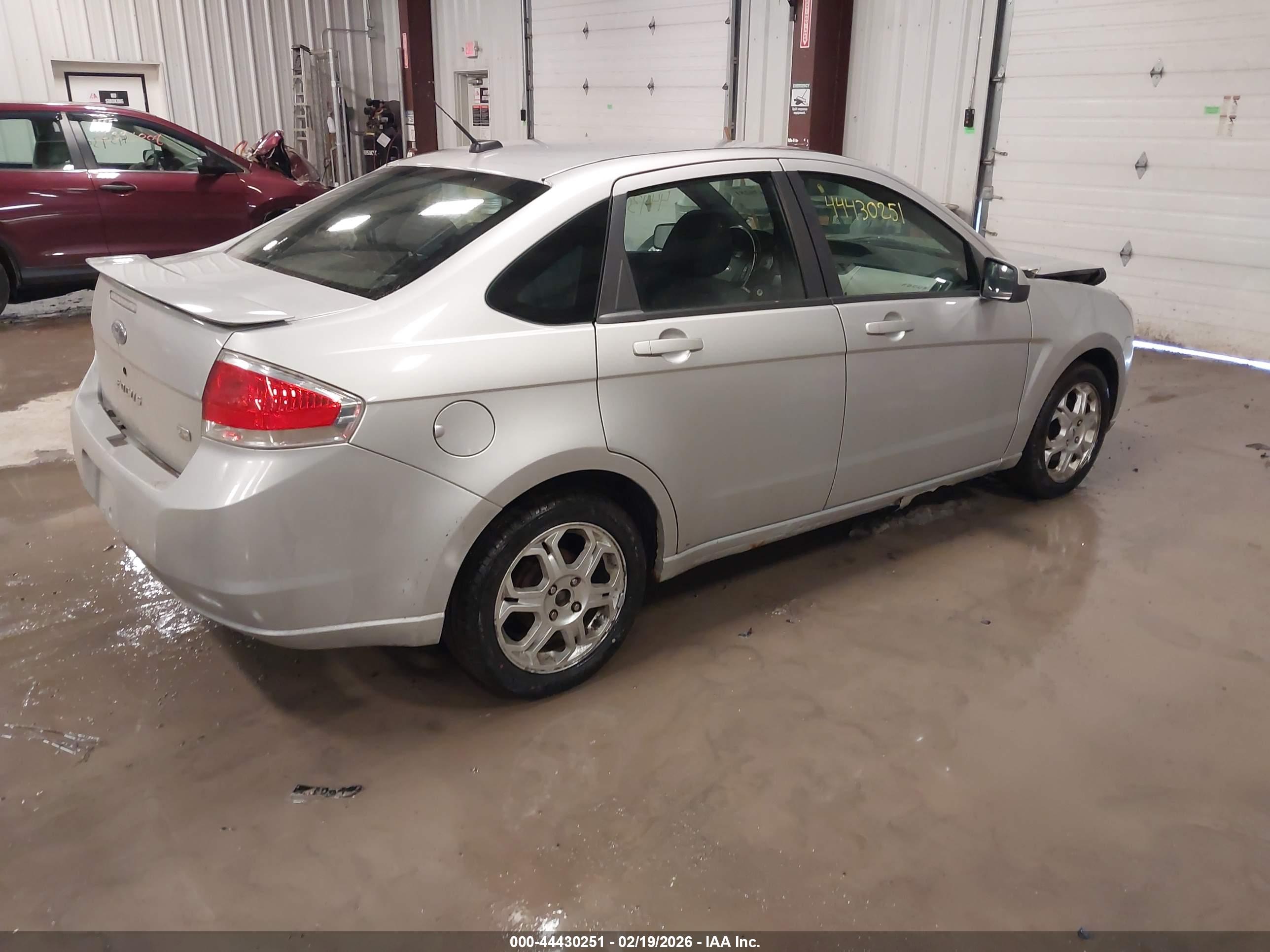 FORD FOCUS image 4