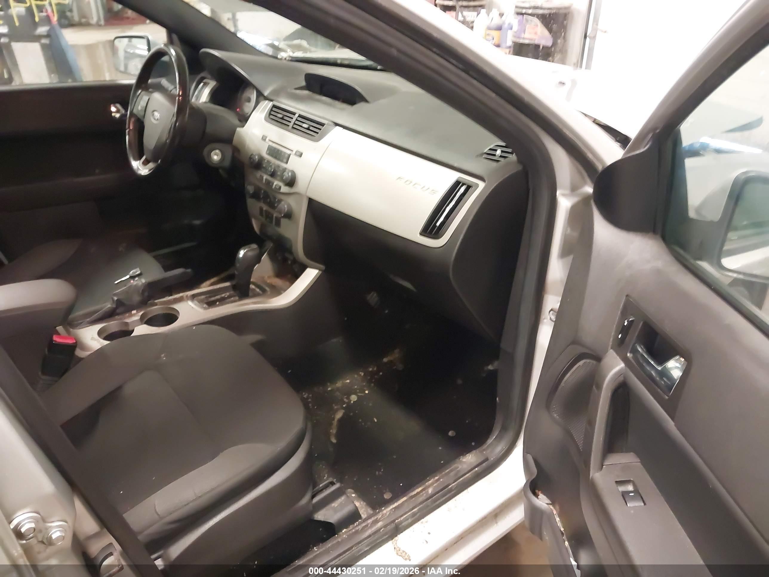 FORD FOCUS image 5