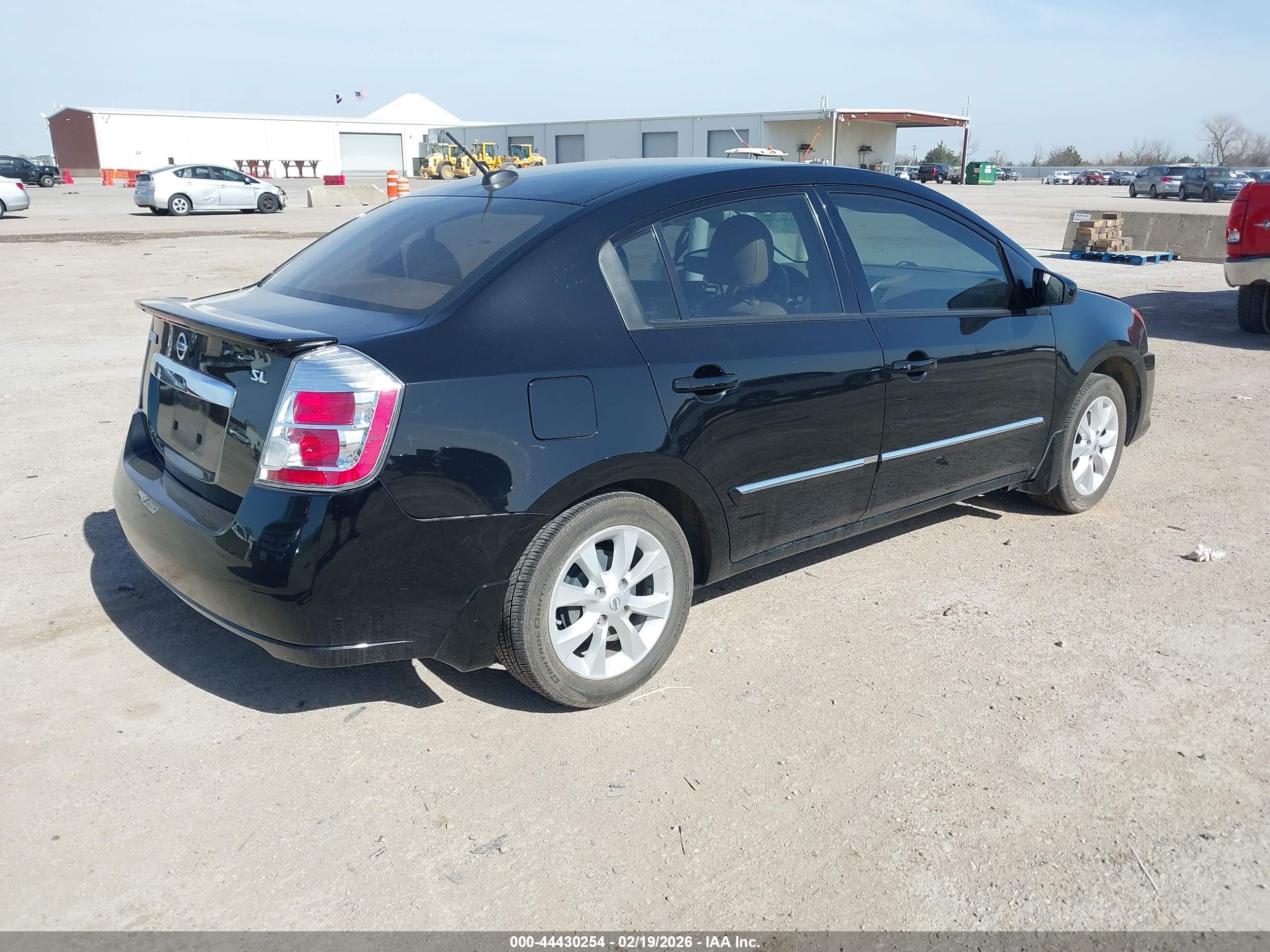 NISSAN SENTRA image 4