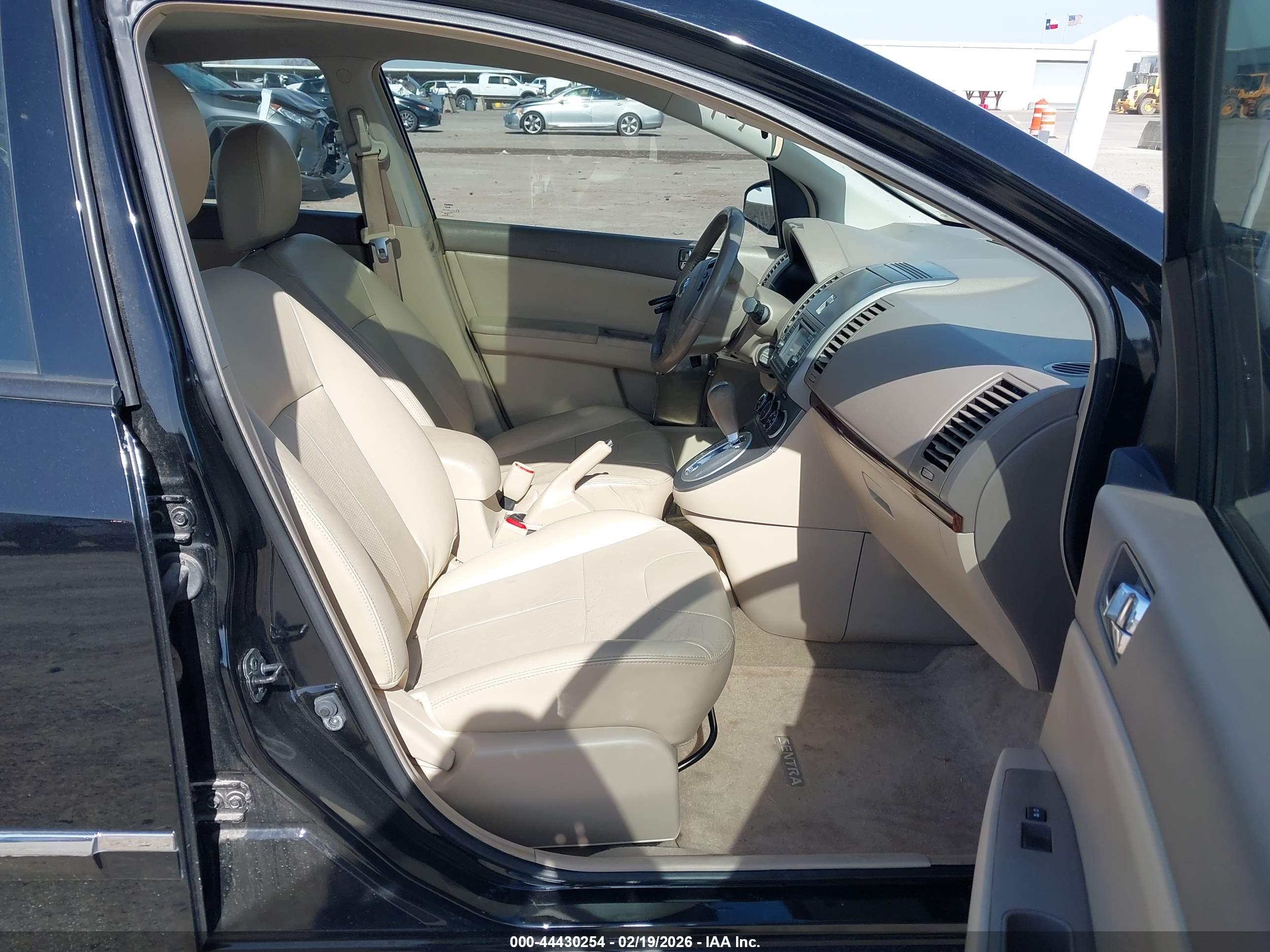NISSAN SENTRA image 5