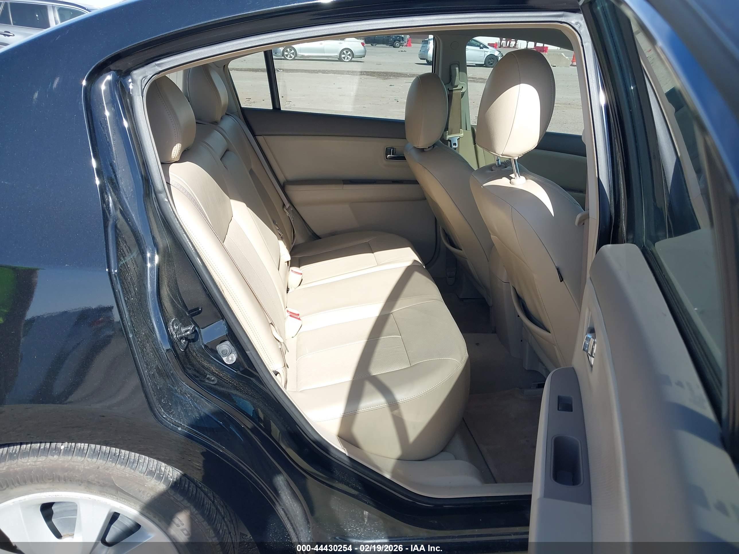 NISSAN SENTRA image 8