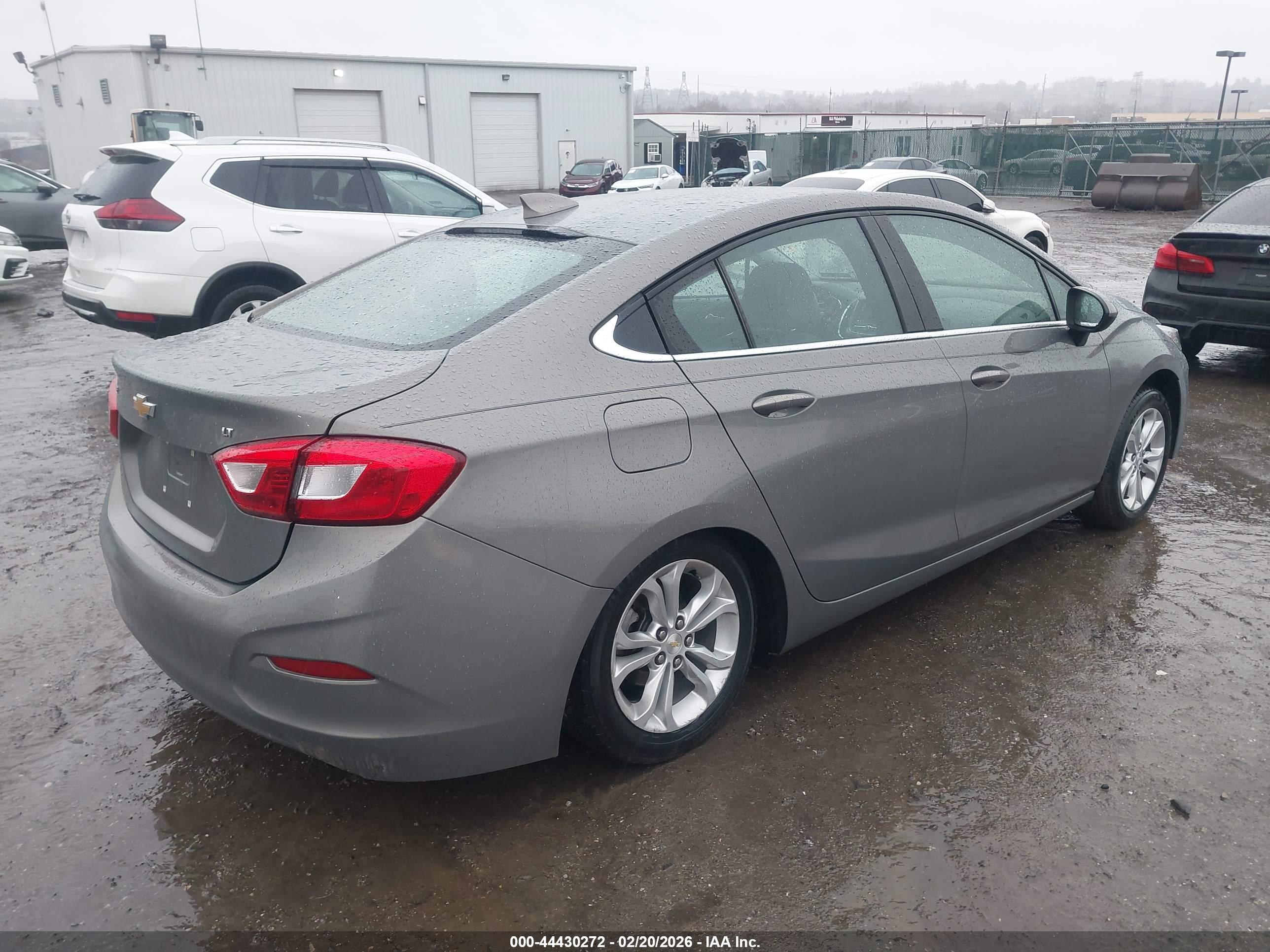 CHEVROLET CRUZE image 4