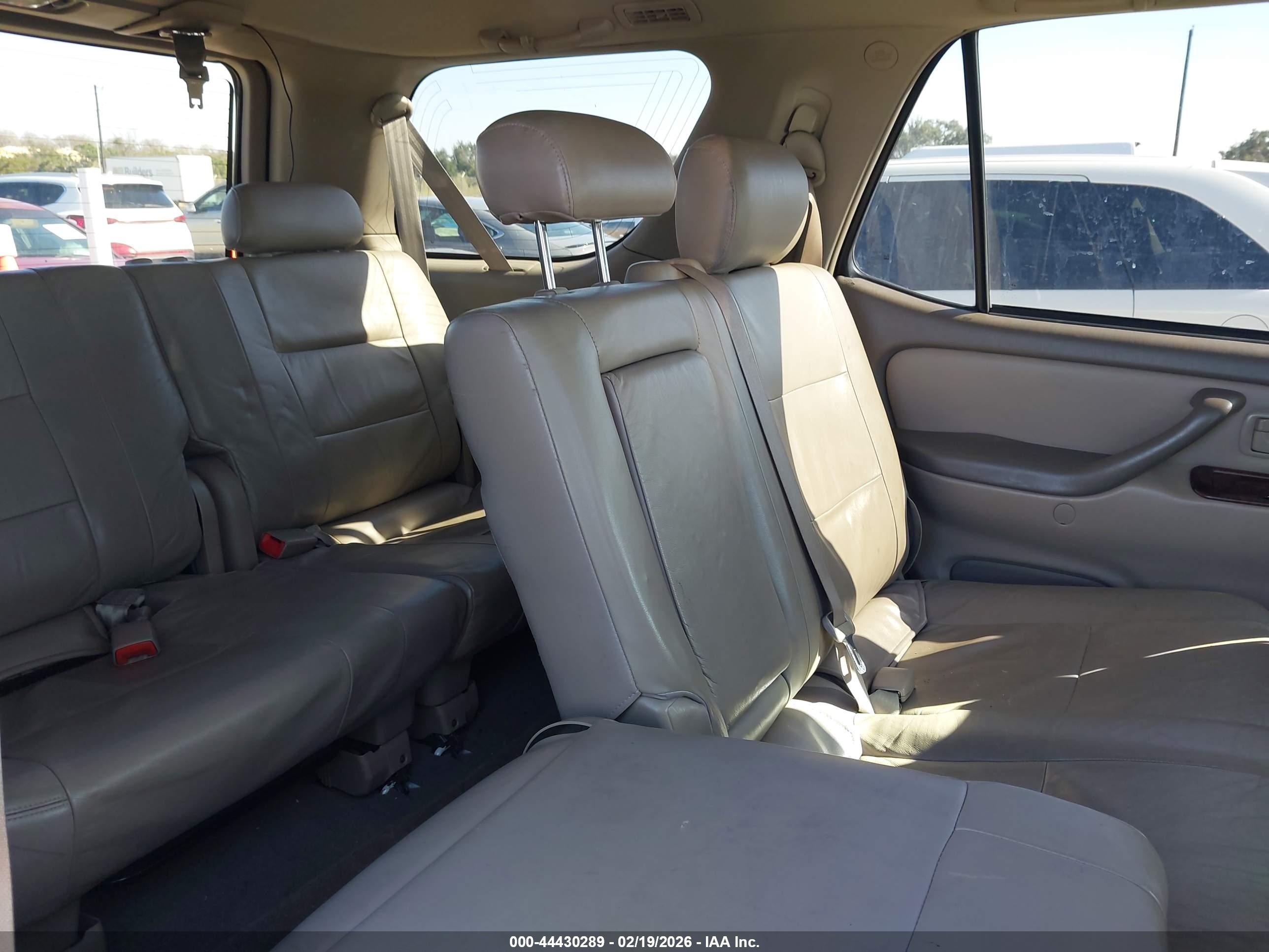 TOYOTA SEQUOIA image 8