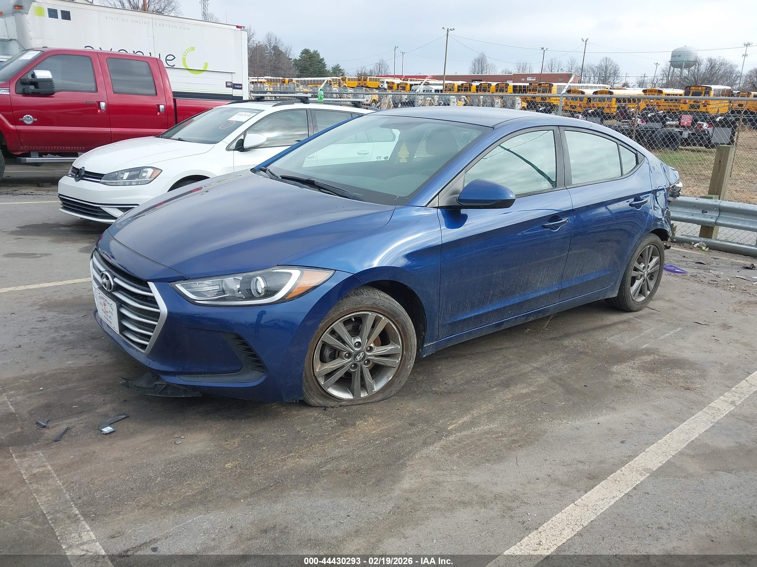 HYUNDAI ELANTRA image 2