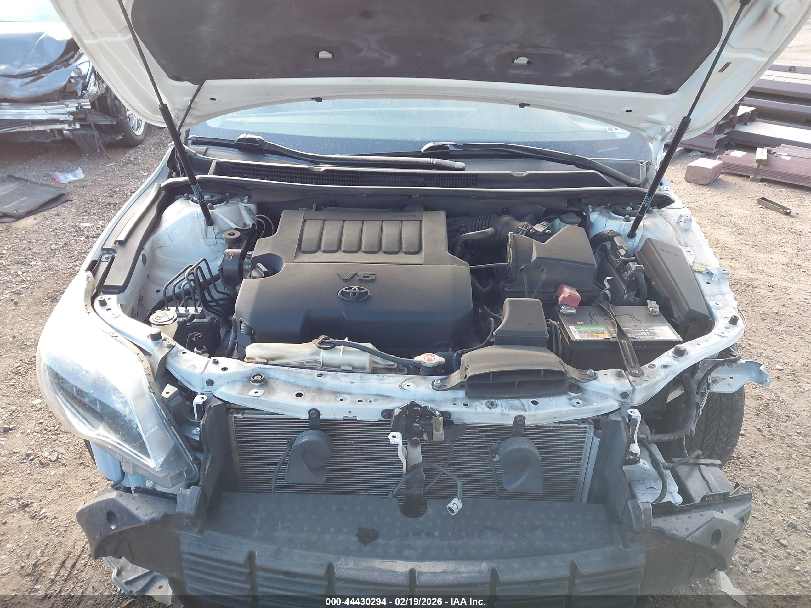 TOYOTA AVALON image 10
