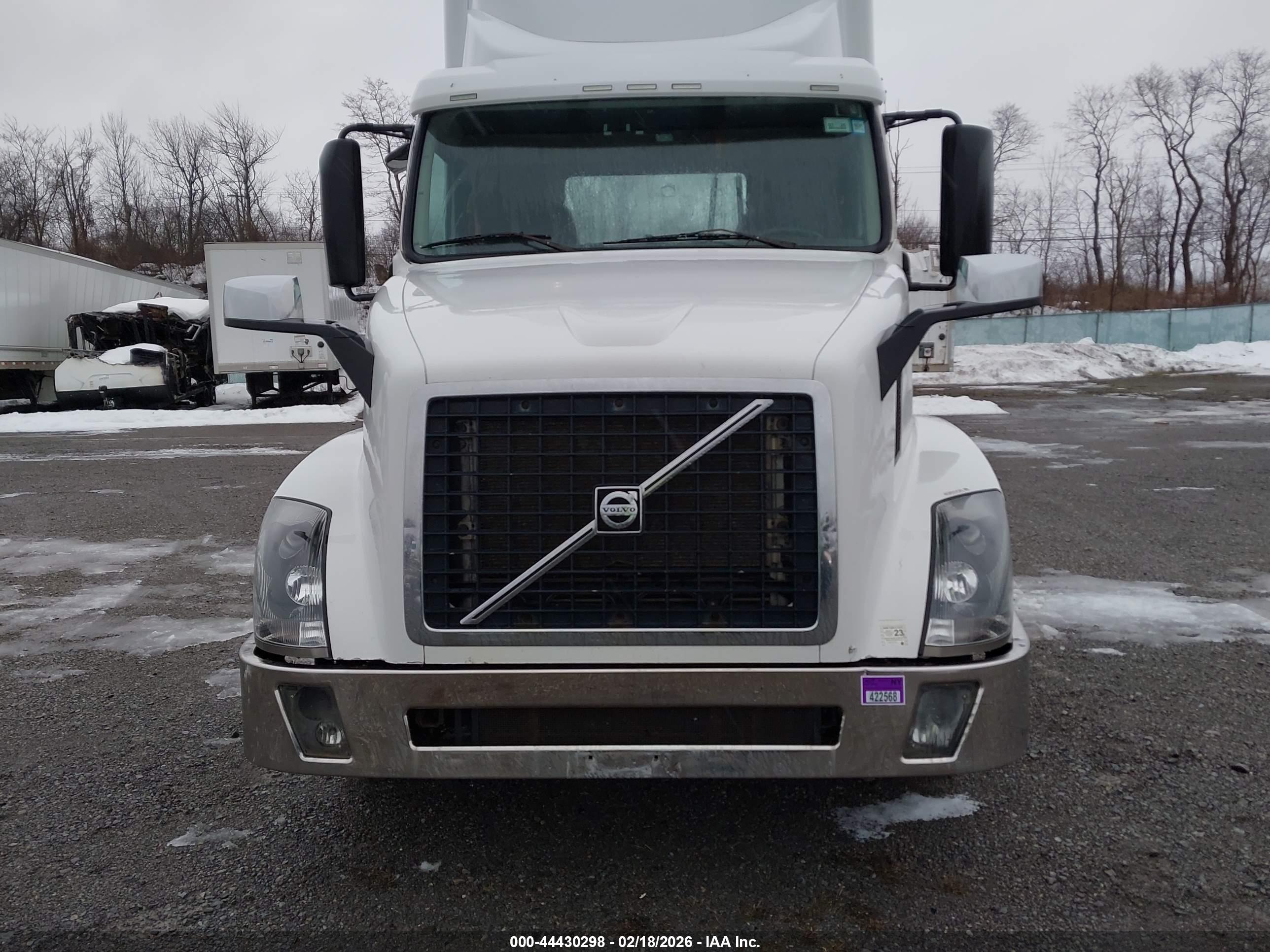 VOLVO VN image 10