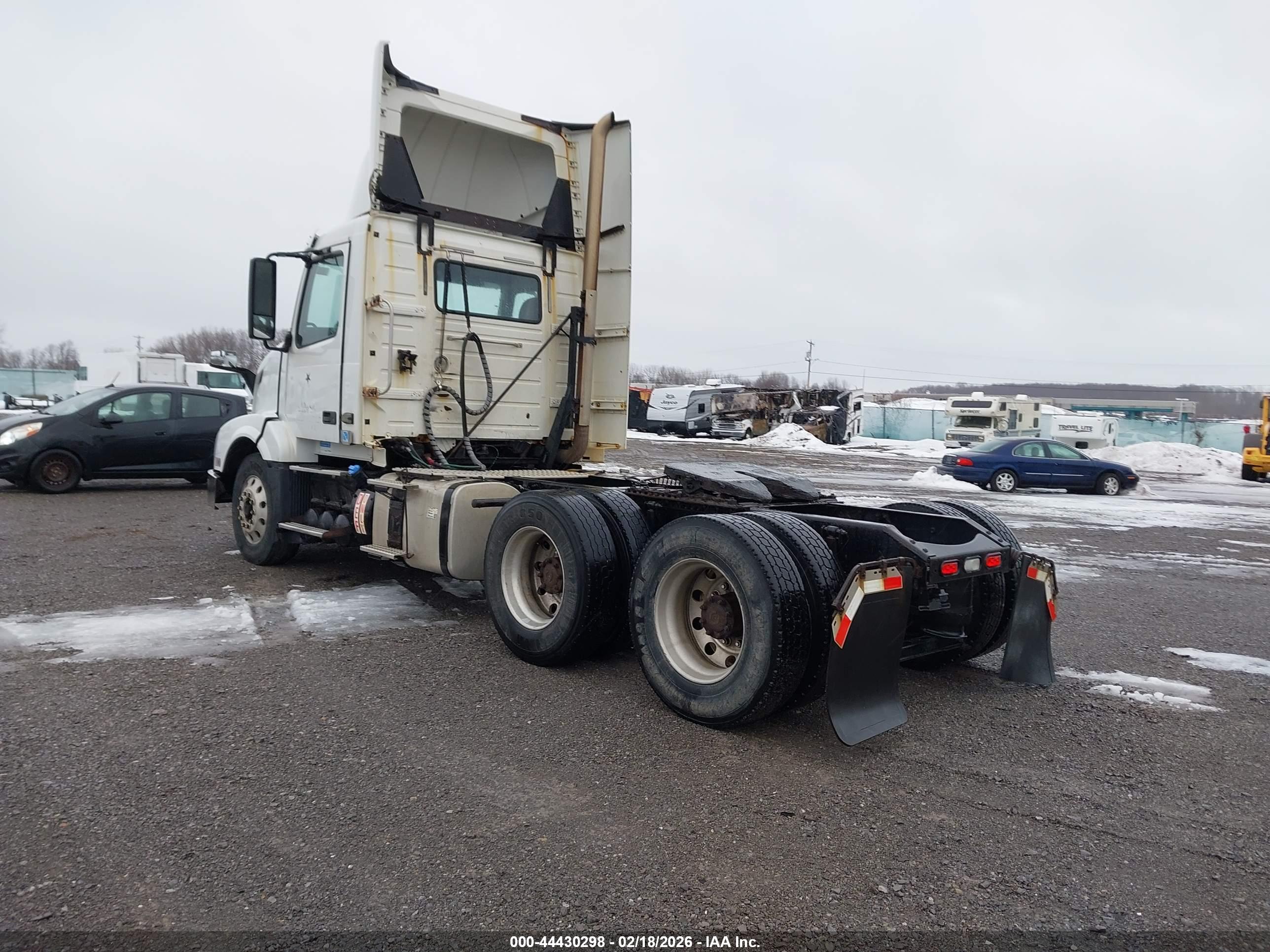 VOLVO VN image 3