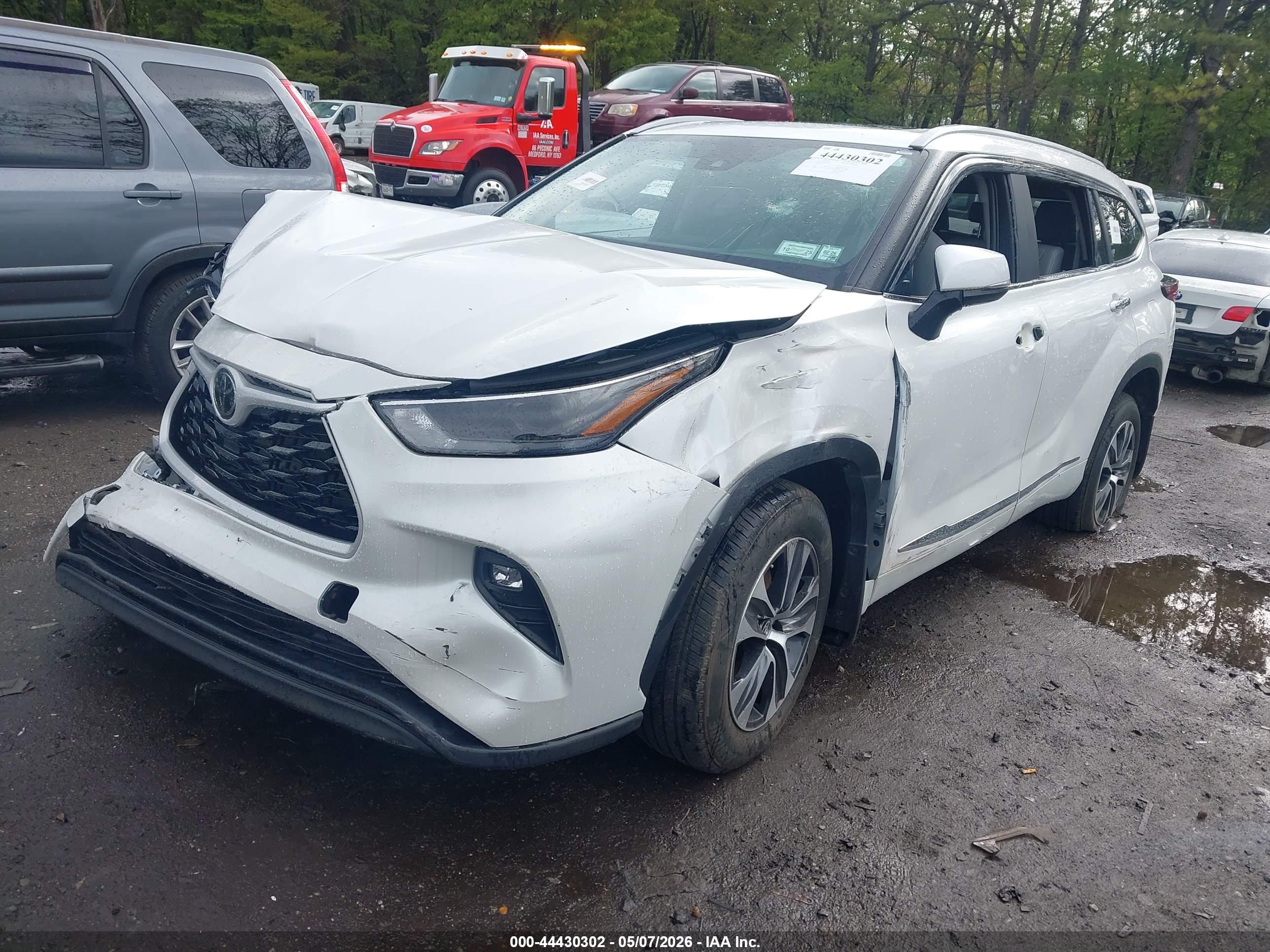 TOYOTA HIGHLANDER image 2