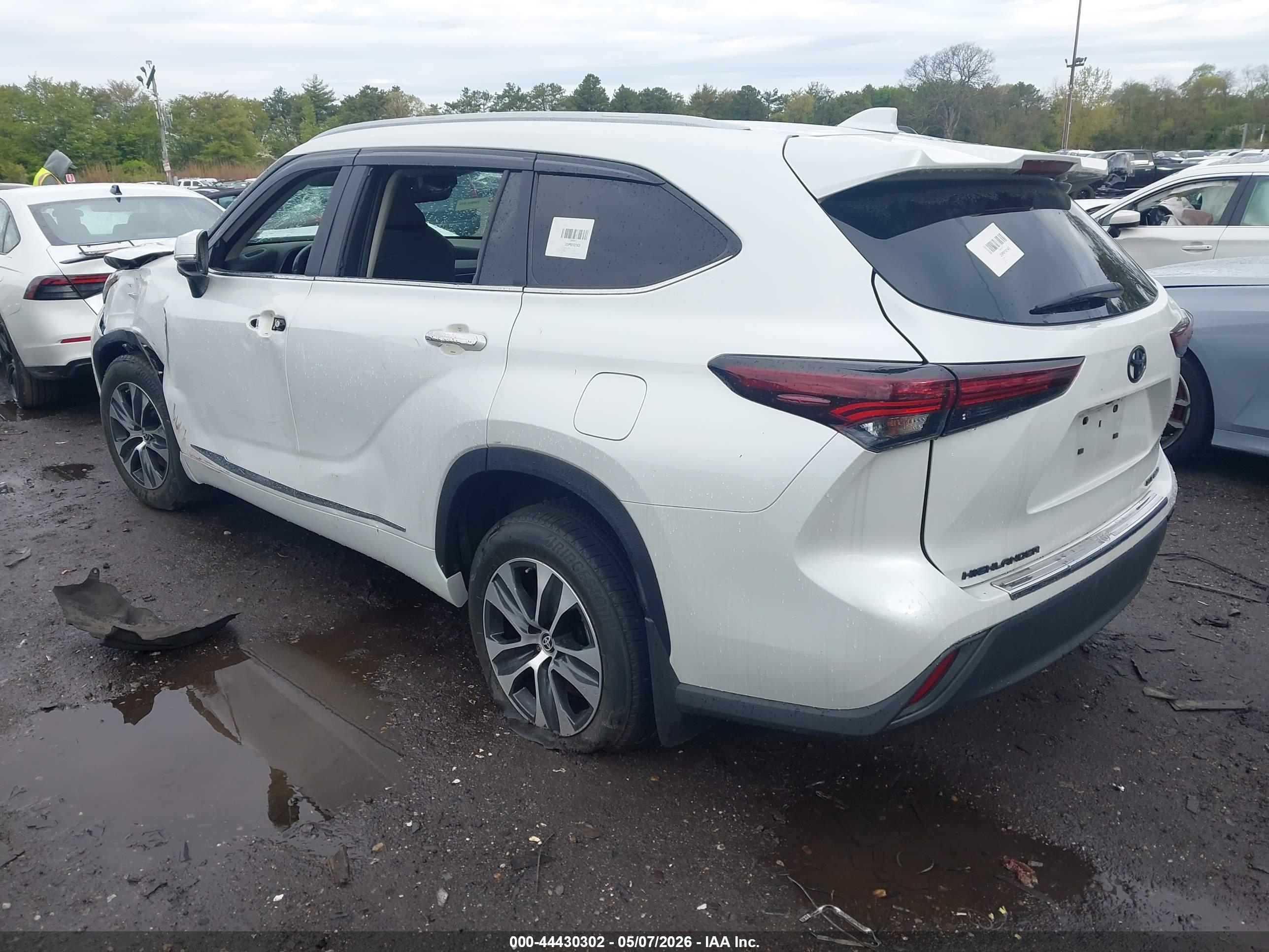 TOYOTA HIGHLANDER image 3