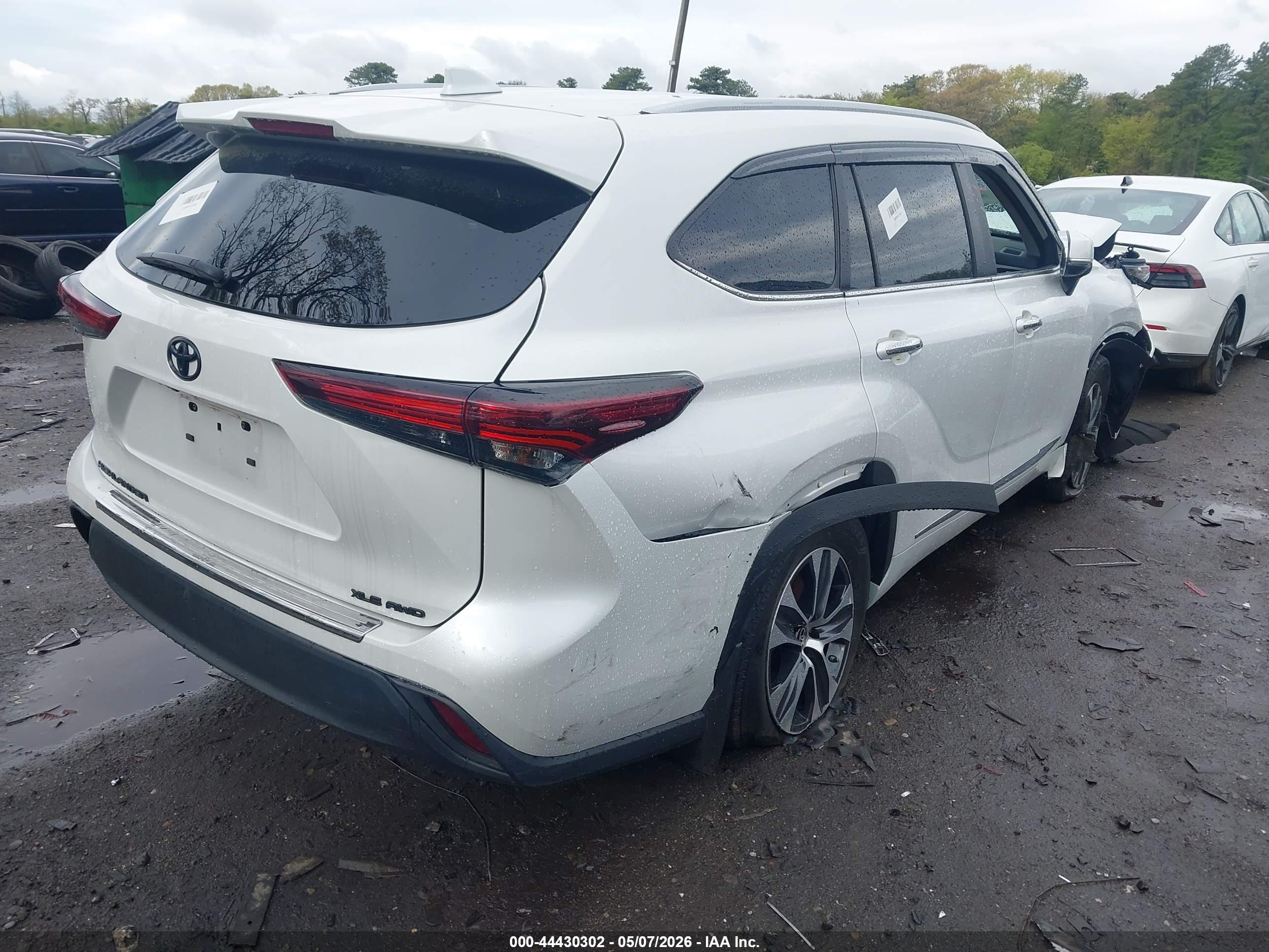 TOYOTA HIGHLANDER image 4