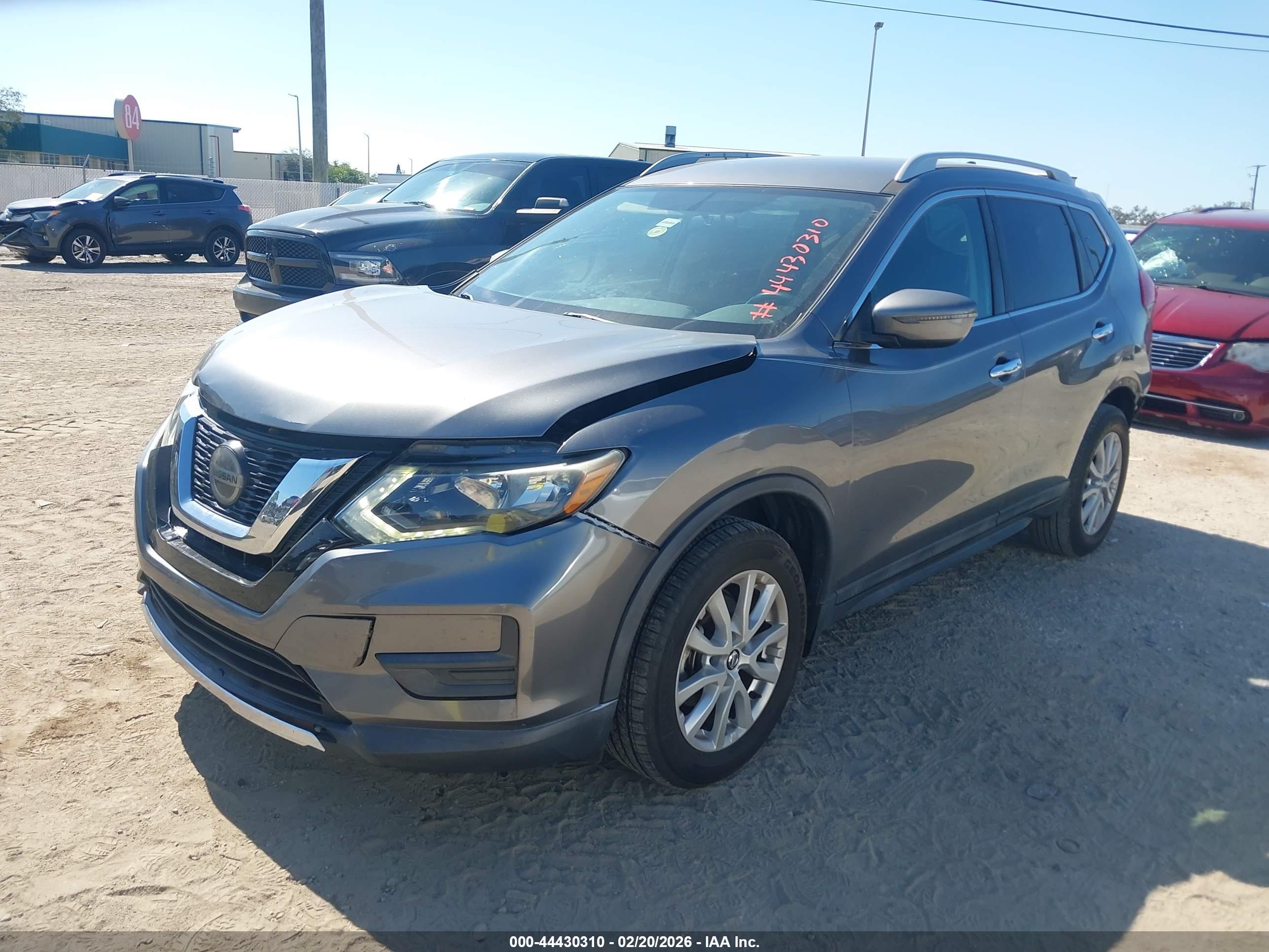 NISSAN ROGUE image 2