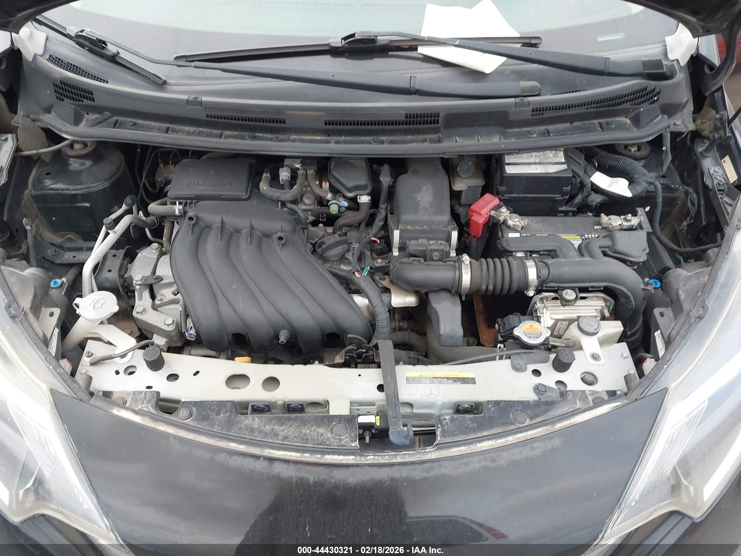 NISSAN VERSA image 10