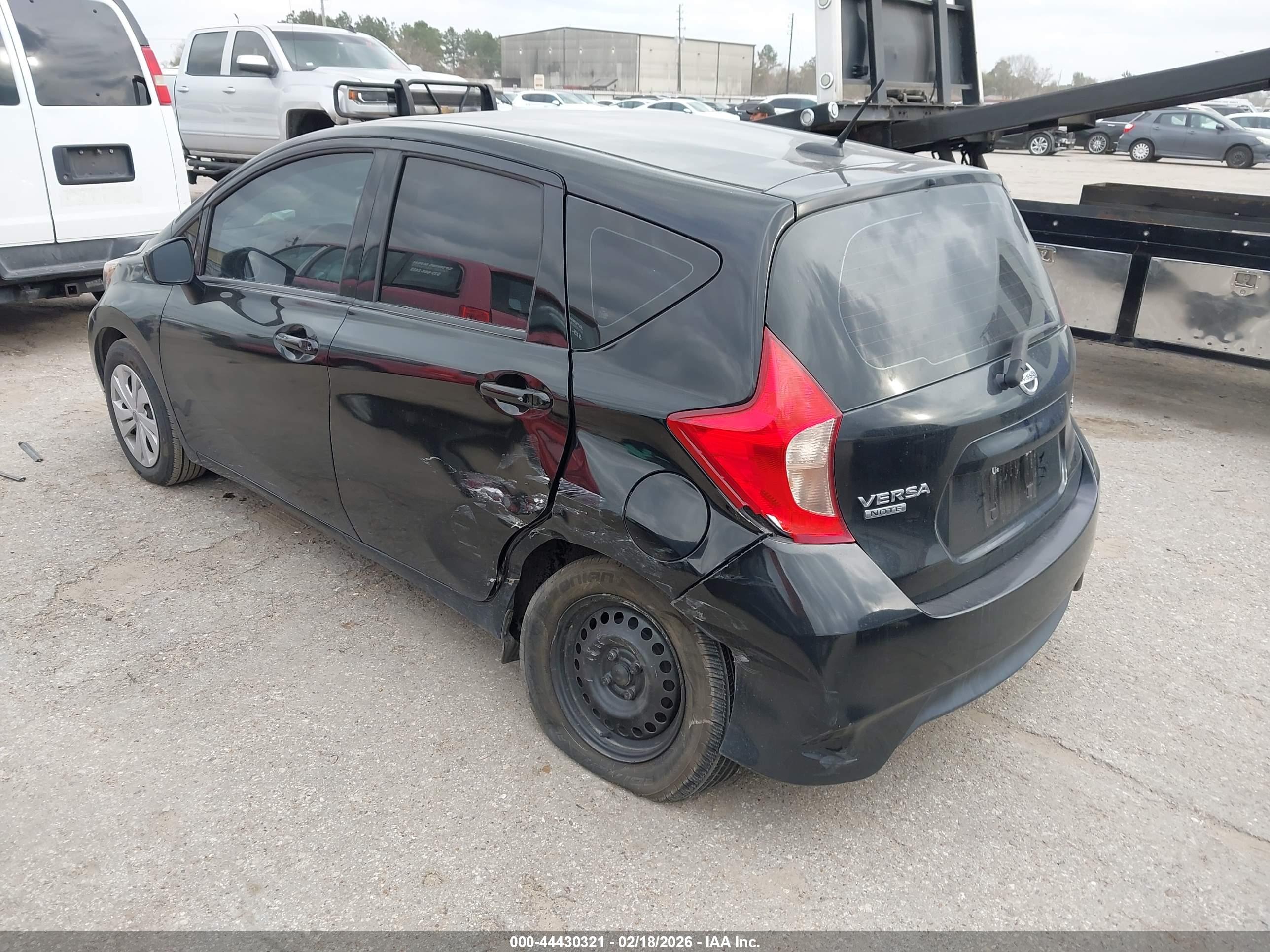NISSAN VERSA image 3
