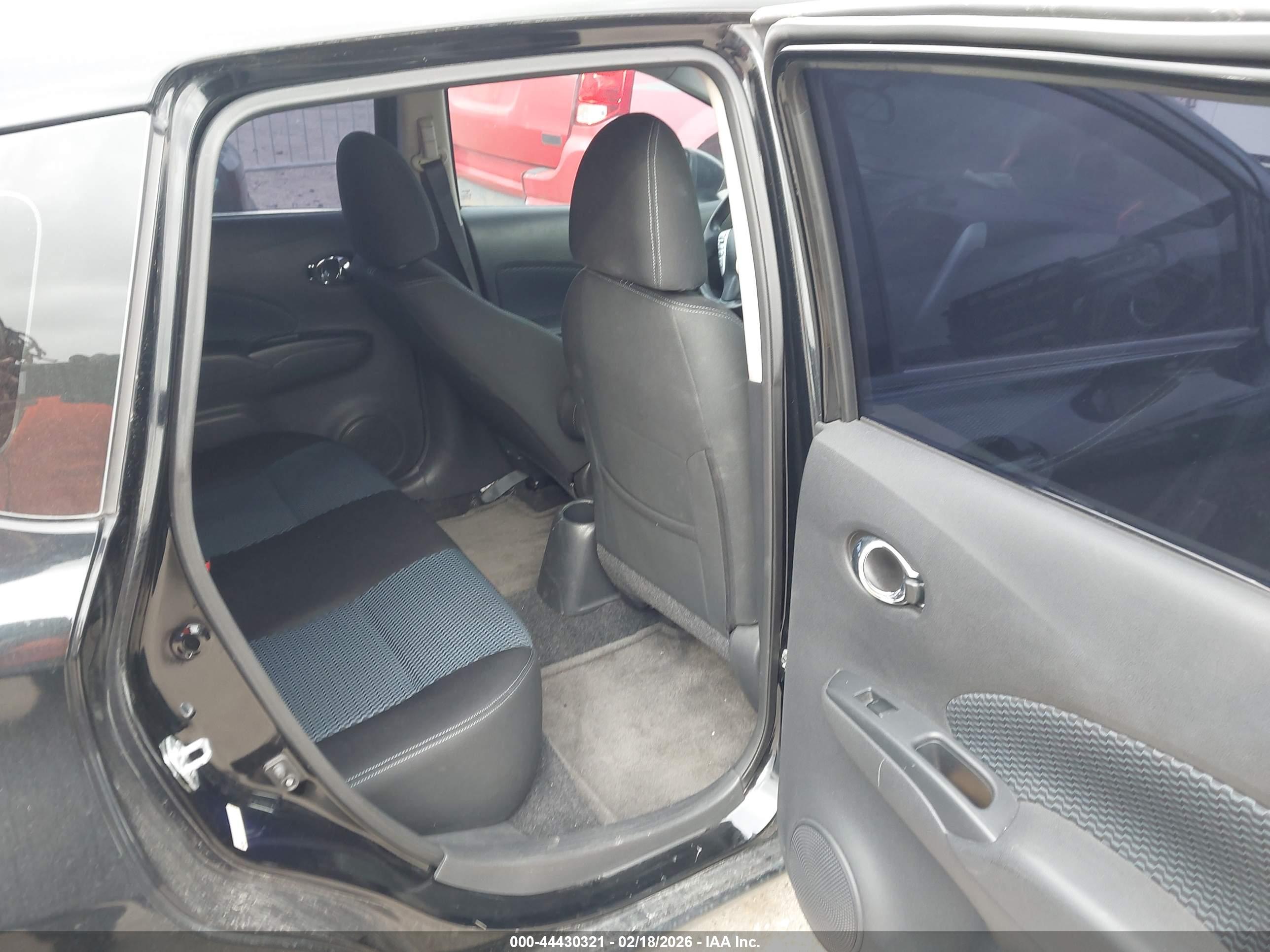 NISSAN VERSA image 8