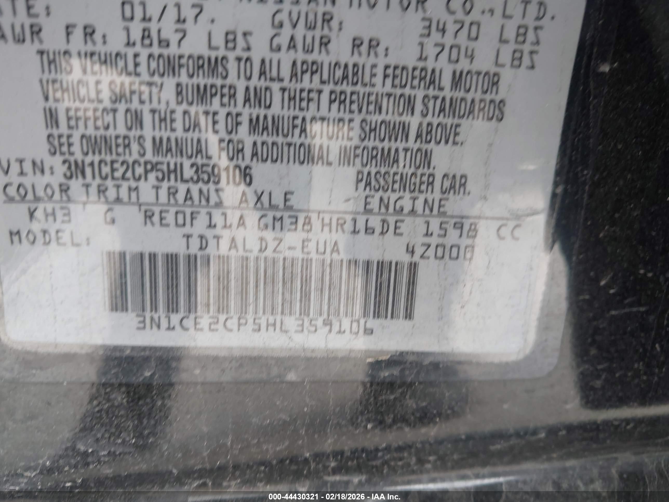 NISSAN VERSA image 9