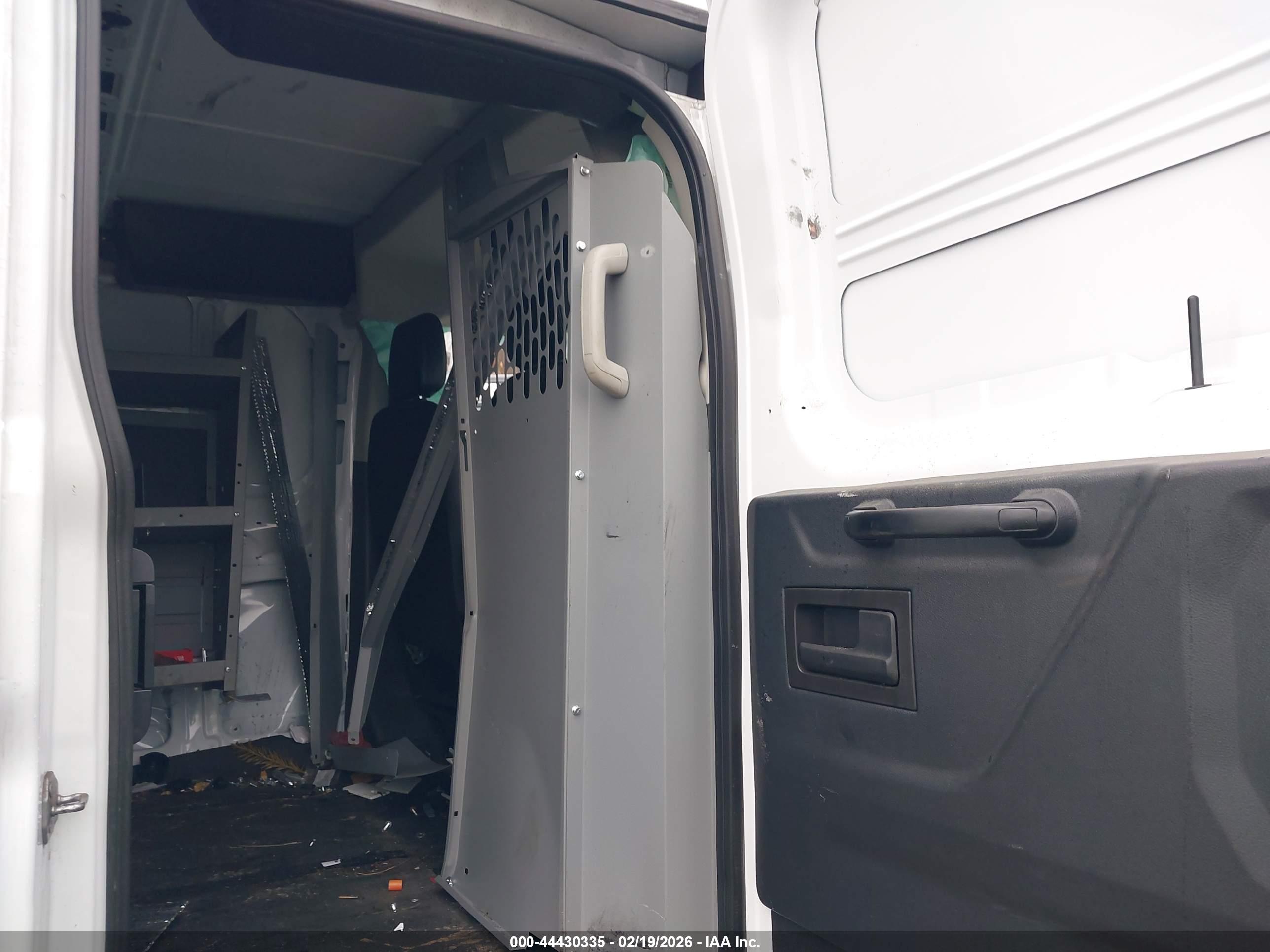 FORD TRANSIT-350 image 8