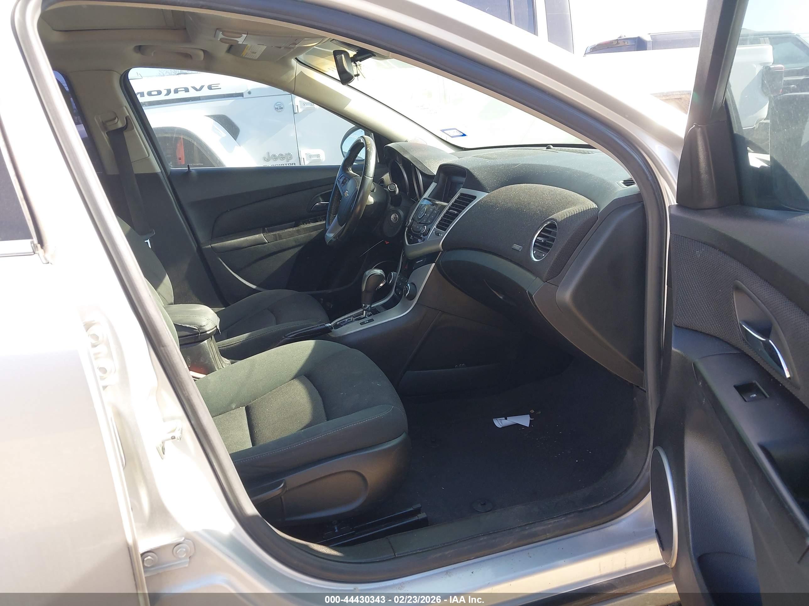 CHEVROLET CRUZE image 5