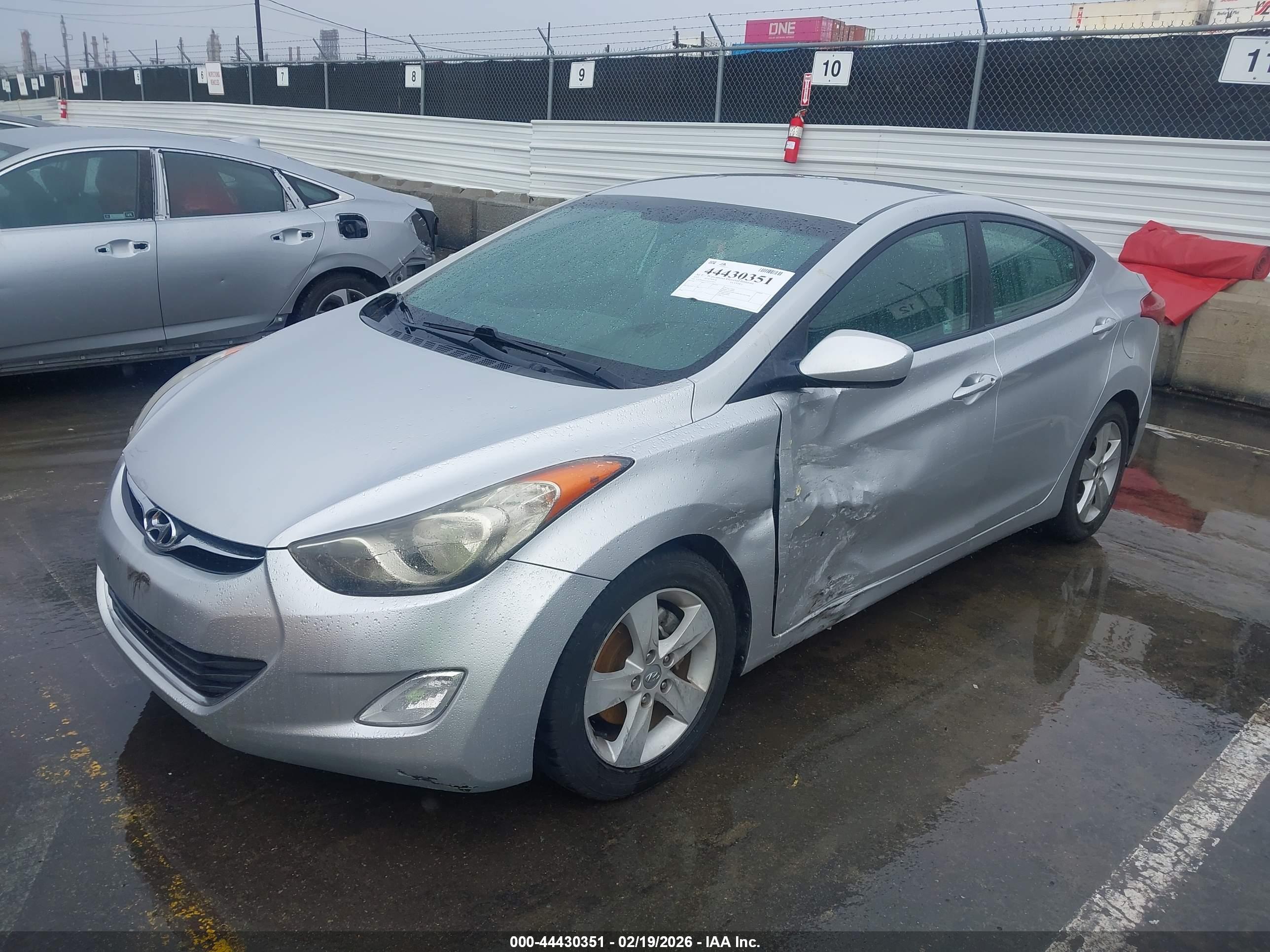 HYUNDAI ELANTRA image 2