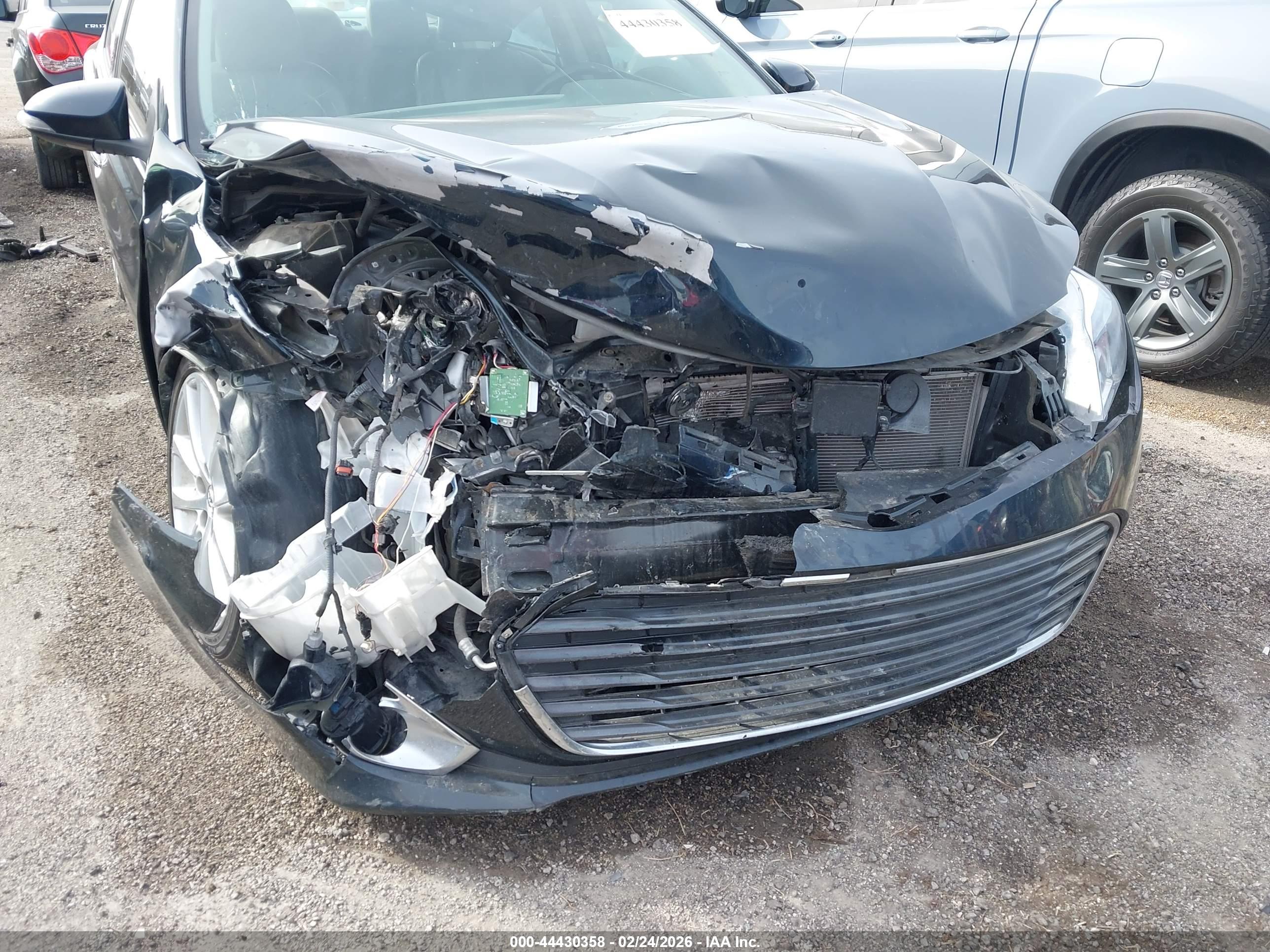 TOYOTA AVALON image 6