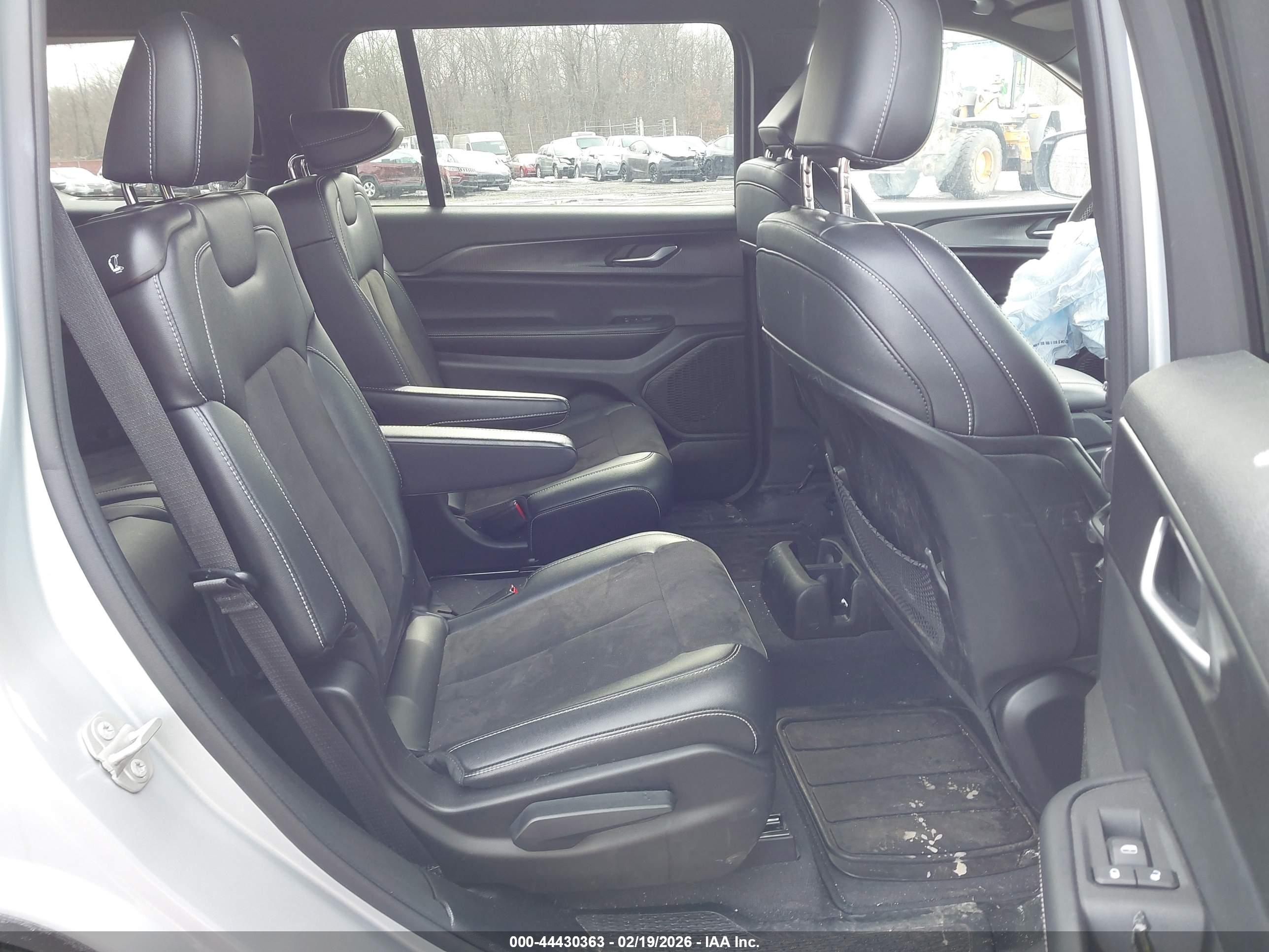JEEP GRAND image 8