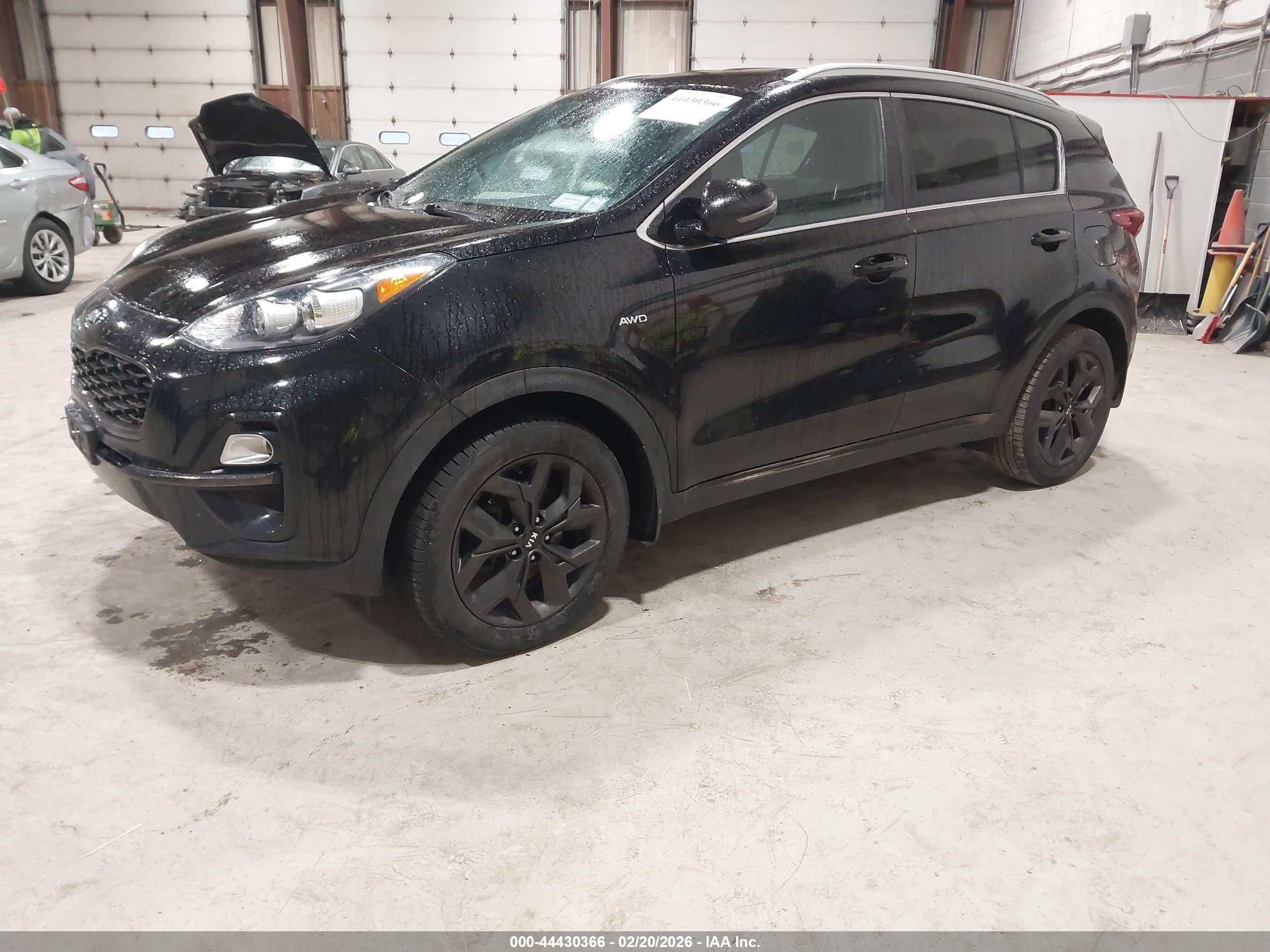 KIA SPORTAGE image 2