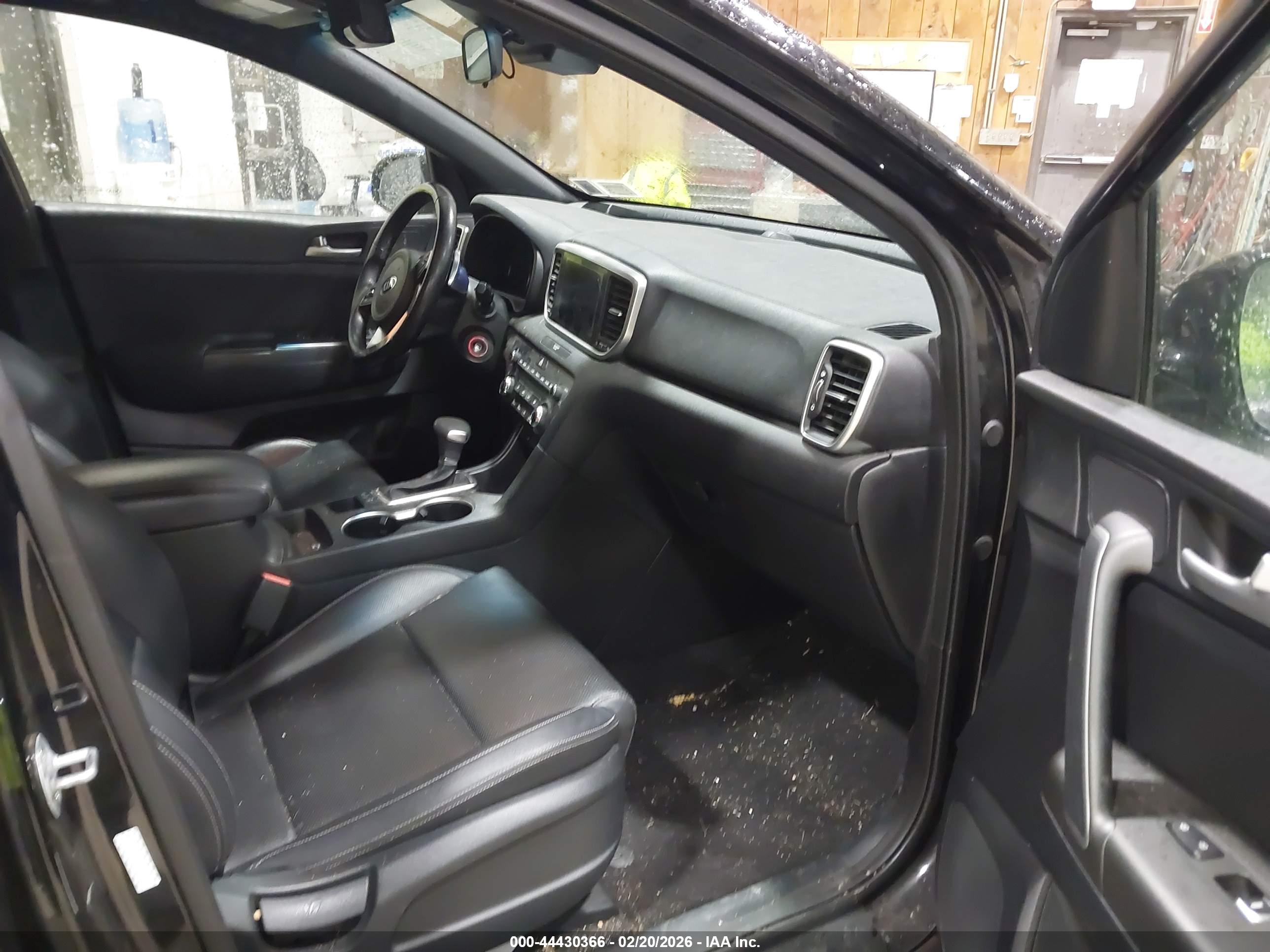 KIA SPORTAGE image 5