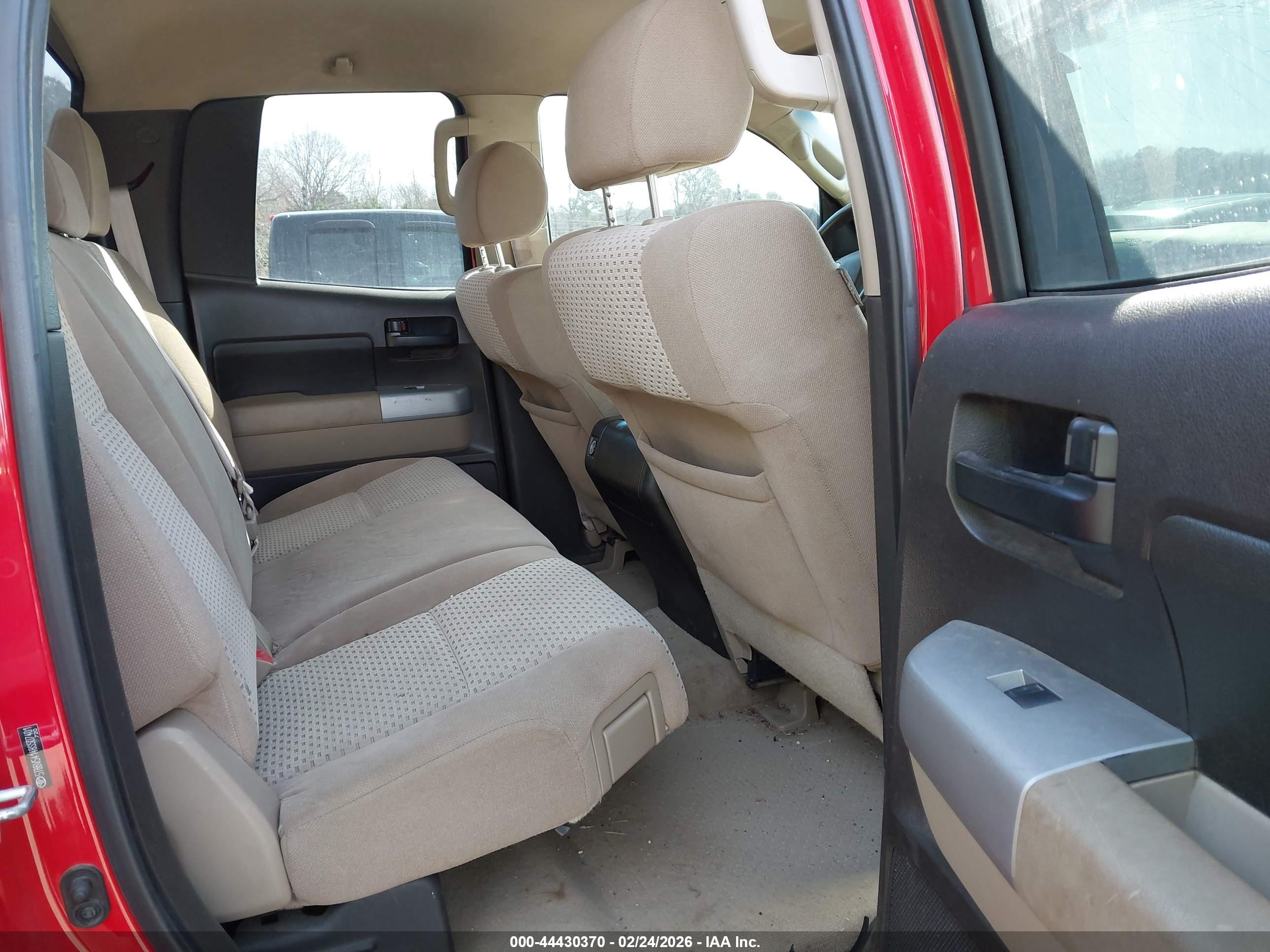 TOYOTA TUNDRA image 8