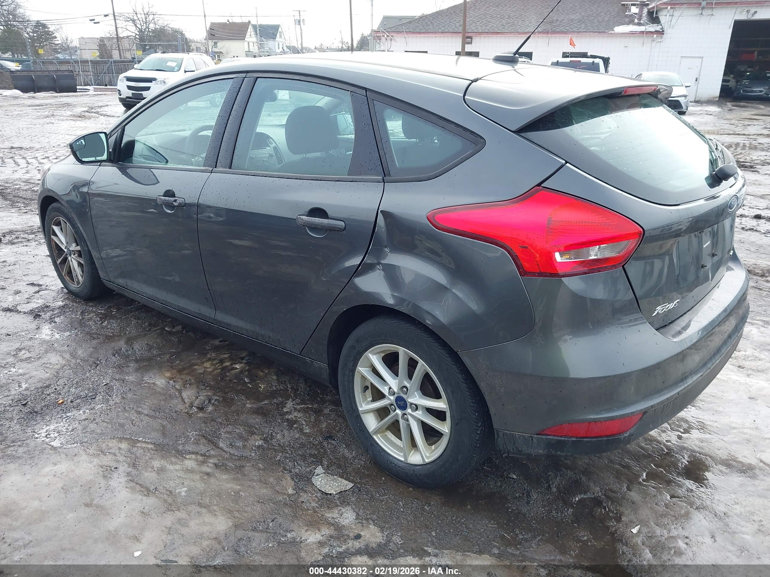 FORD FOCUS image 3