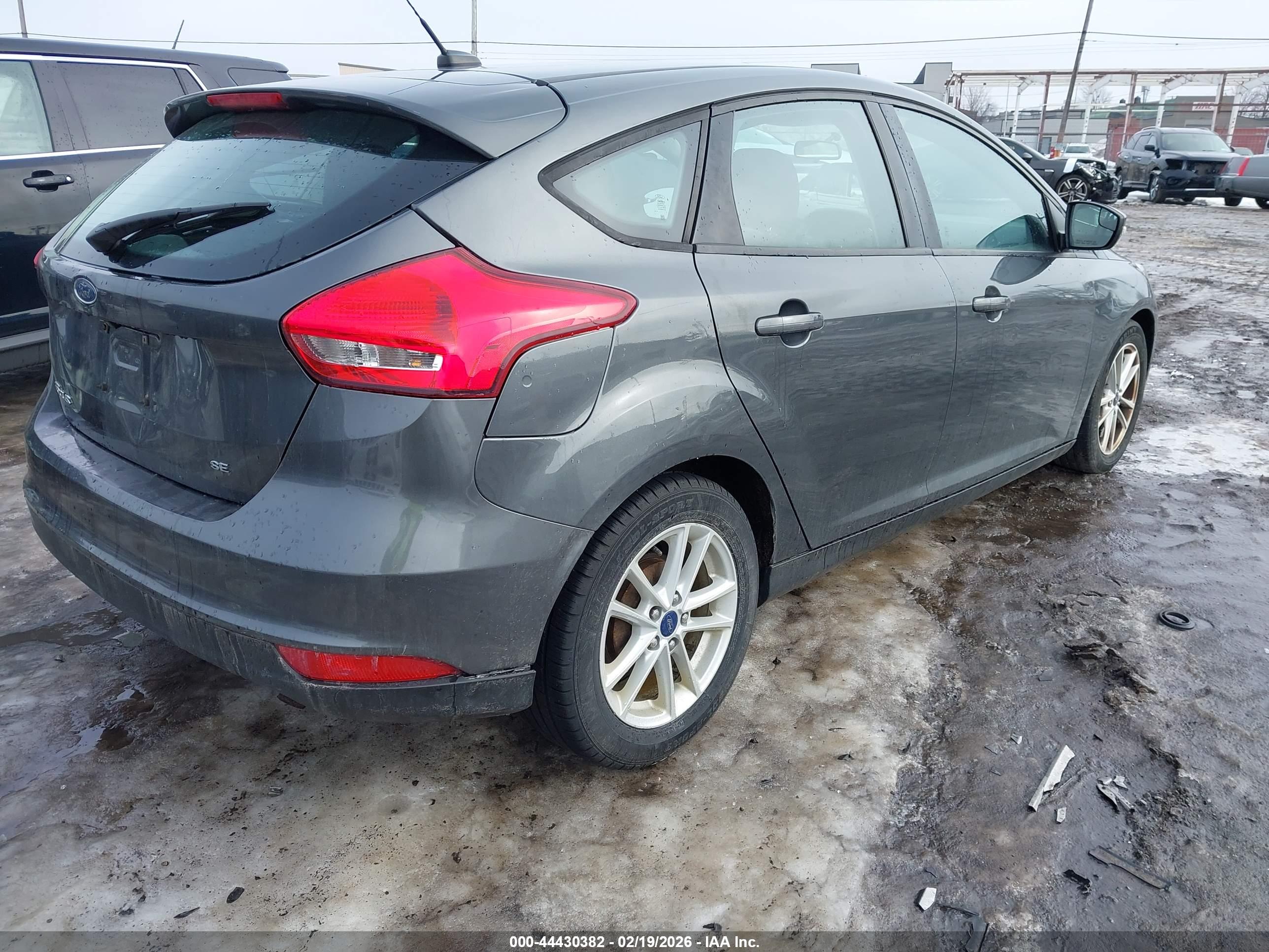 FORD FOCUS image 4