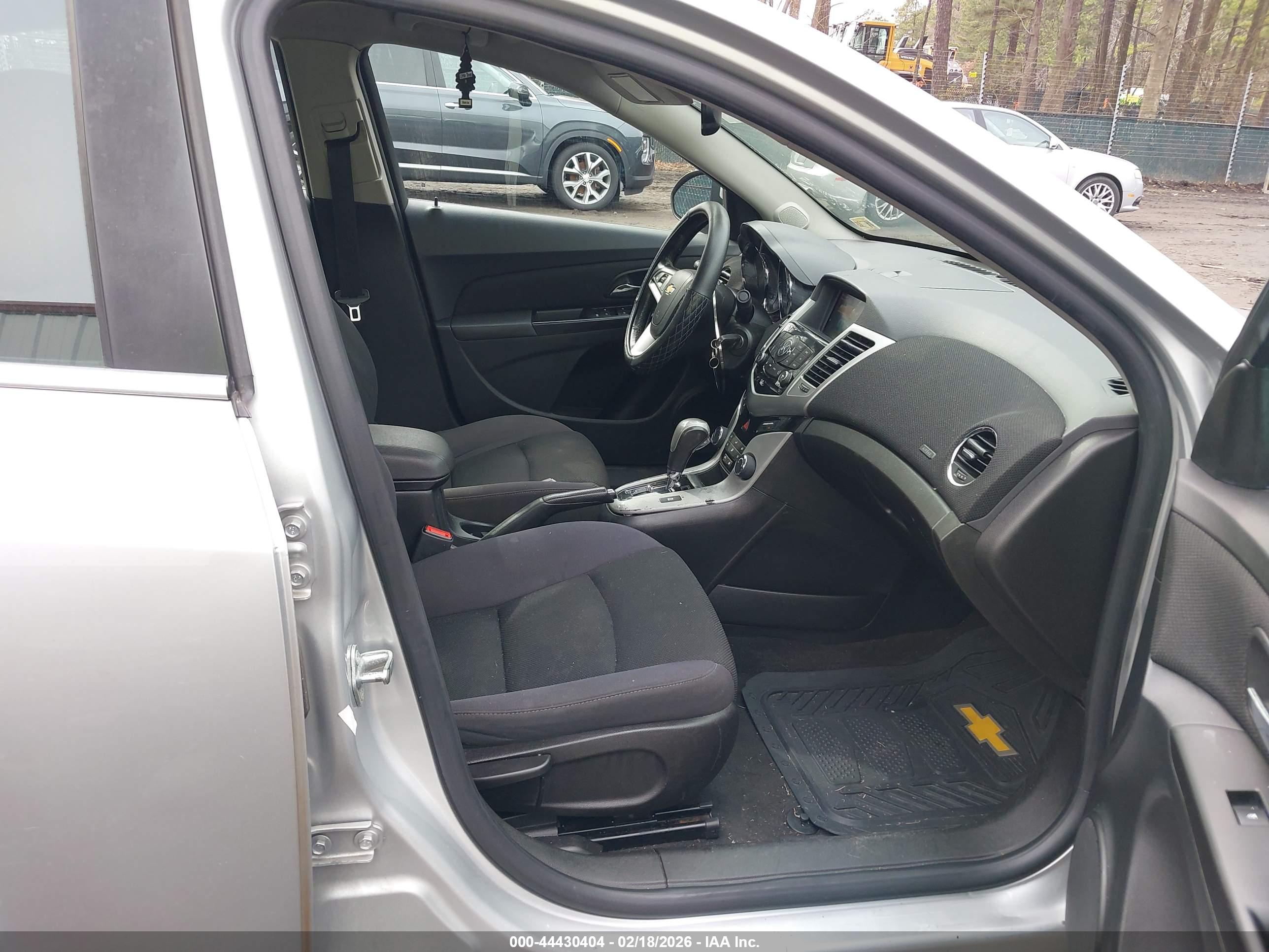 CHEVROLET CRUZE image 5