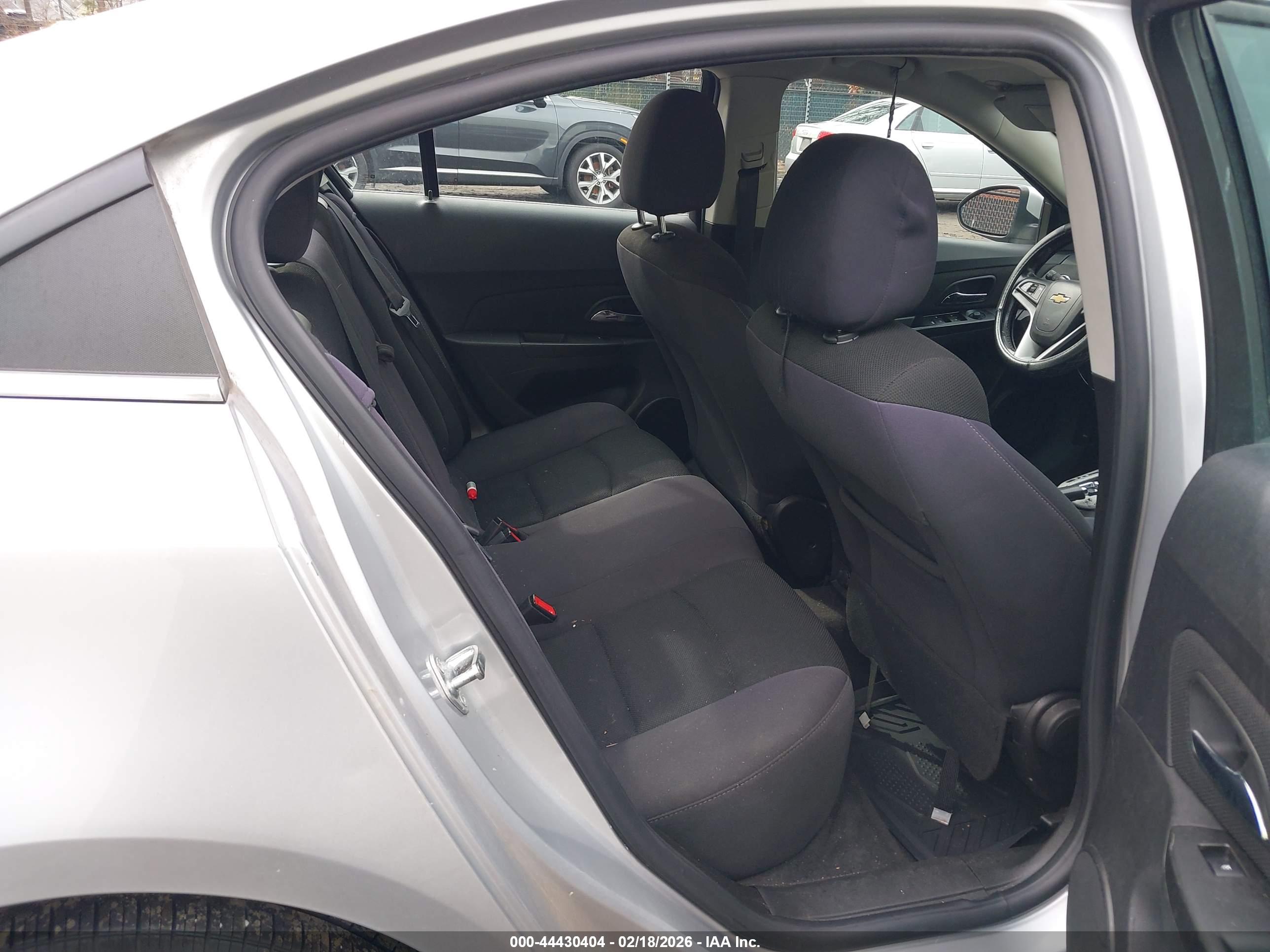 CHEVROLET CRUZE image 8