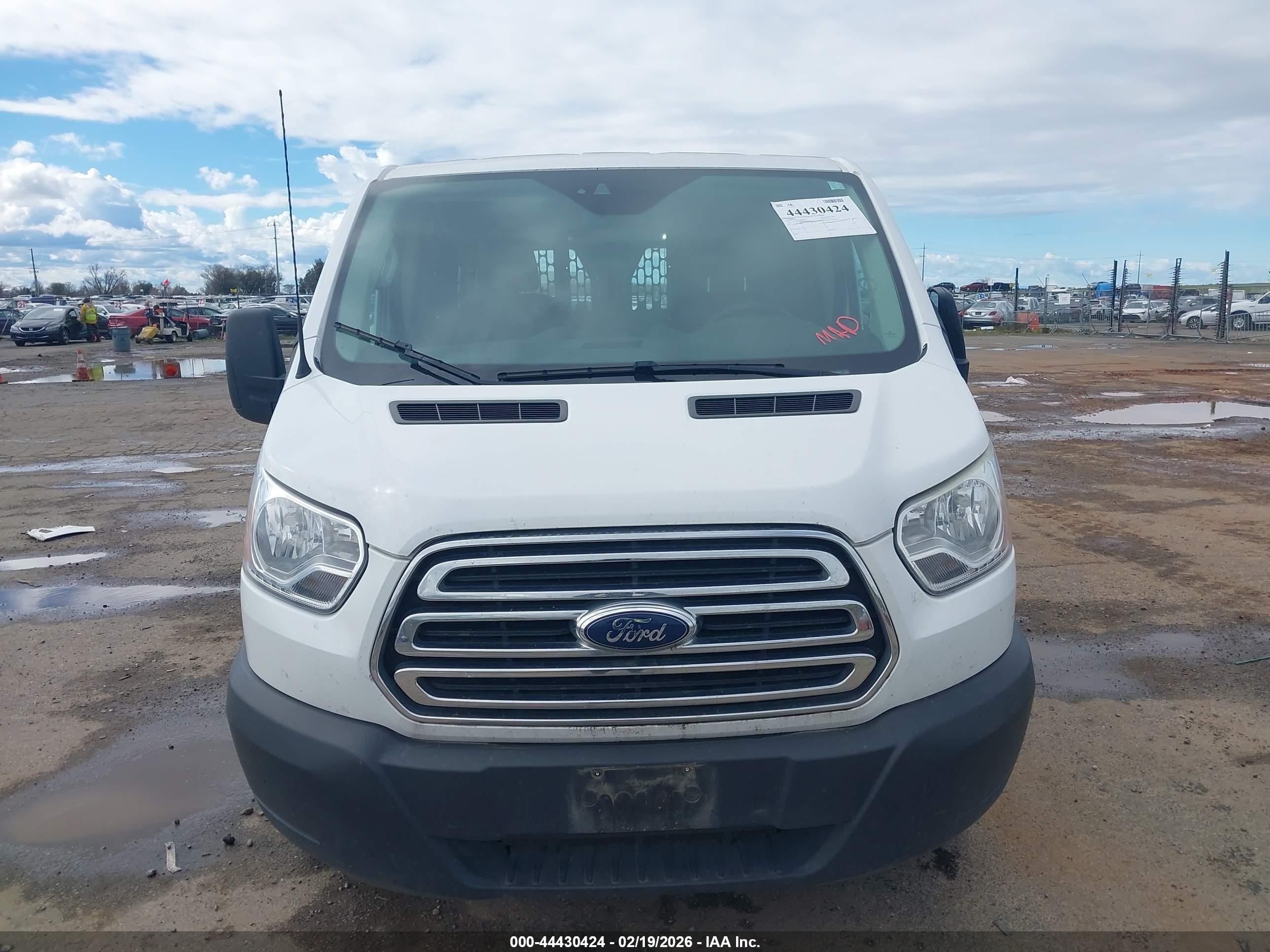 FORD TRANSIT-250 image 6