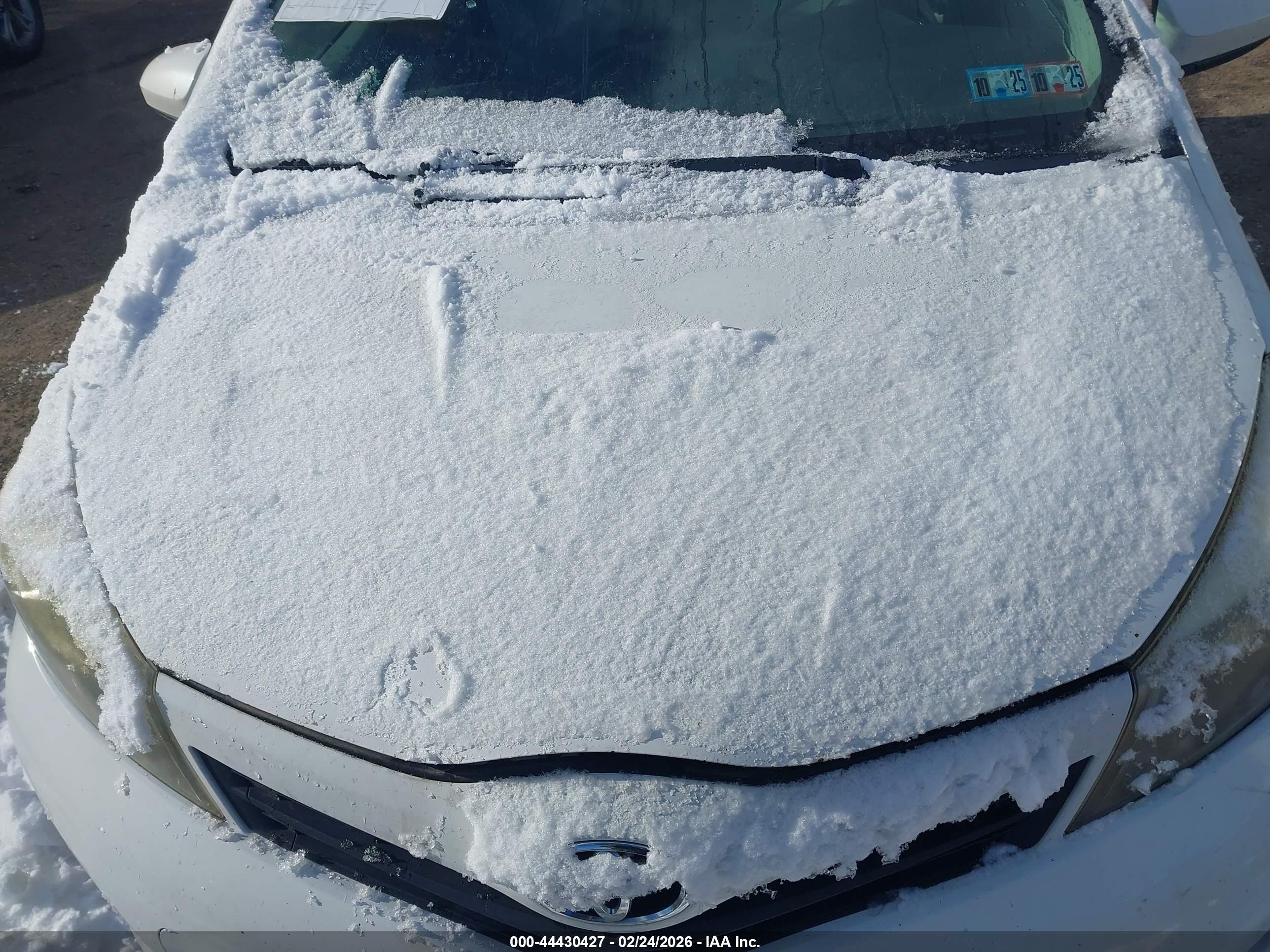 TOYOTA YARIS image 10