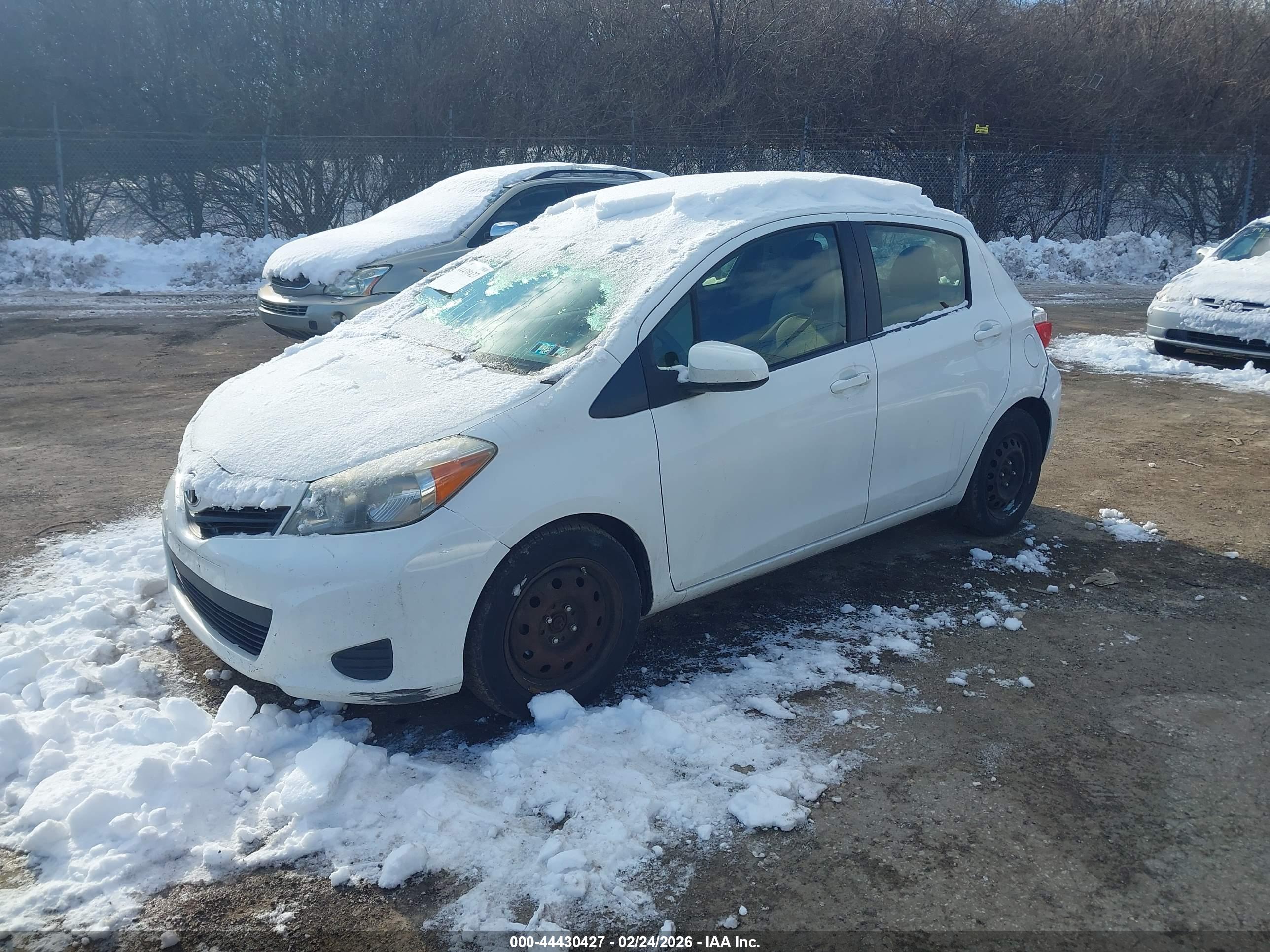 TOYOTA YARIS image 2