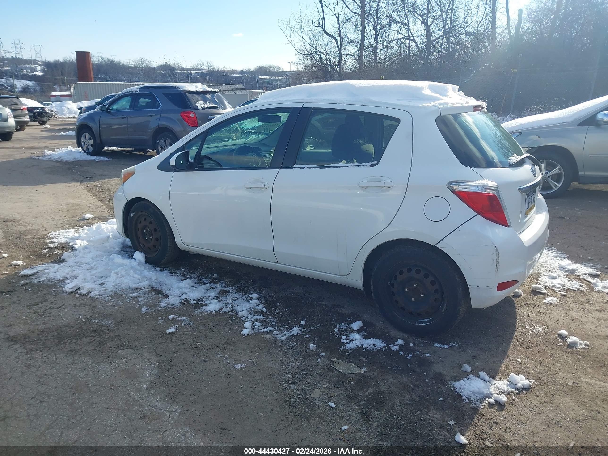 TOYOTA YARIS image 3