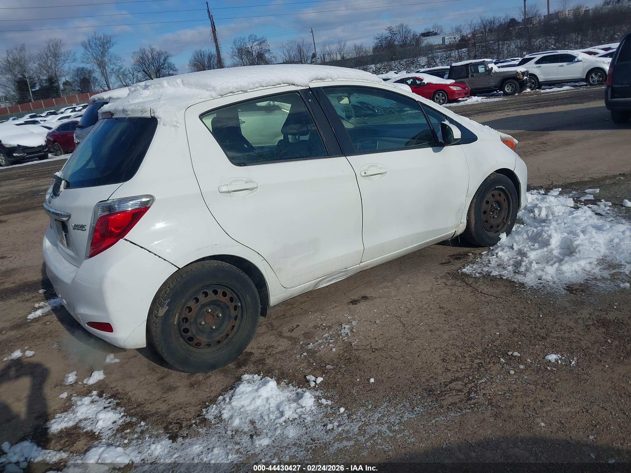 TOYOTA YARIS image 4