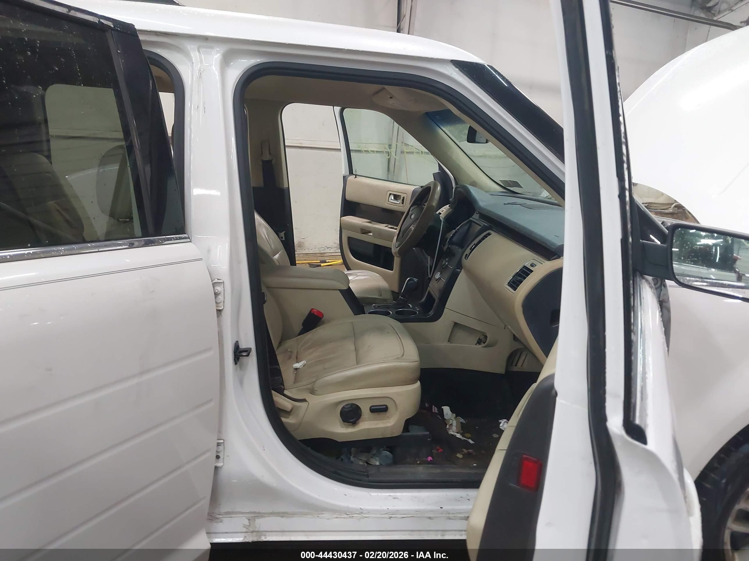 FORD FLEX image 5