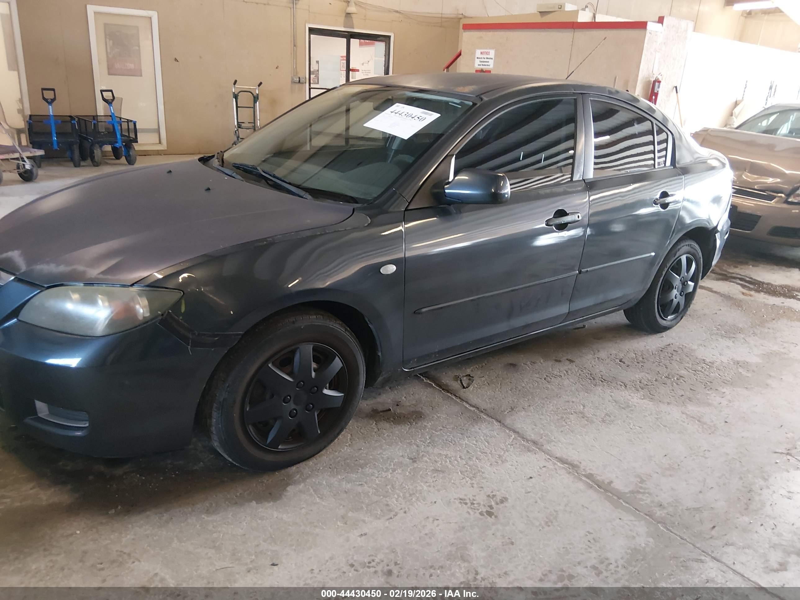 MAZDA MAZDA3 image 2