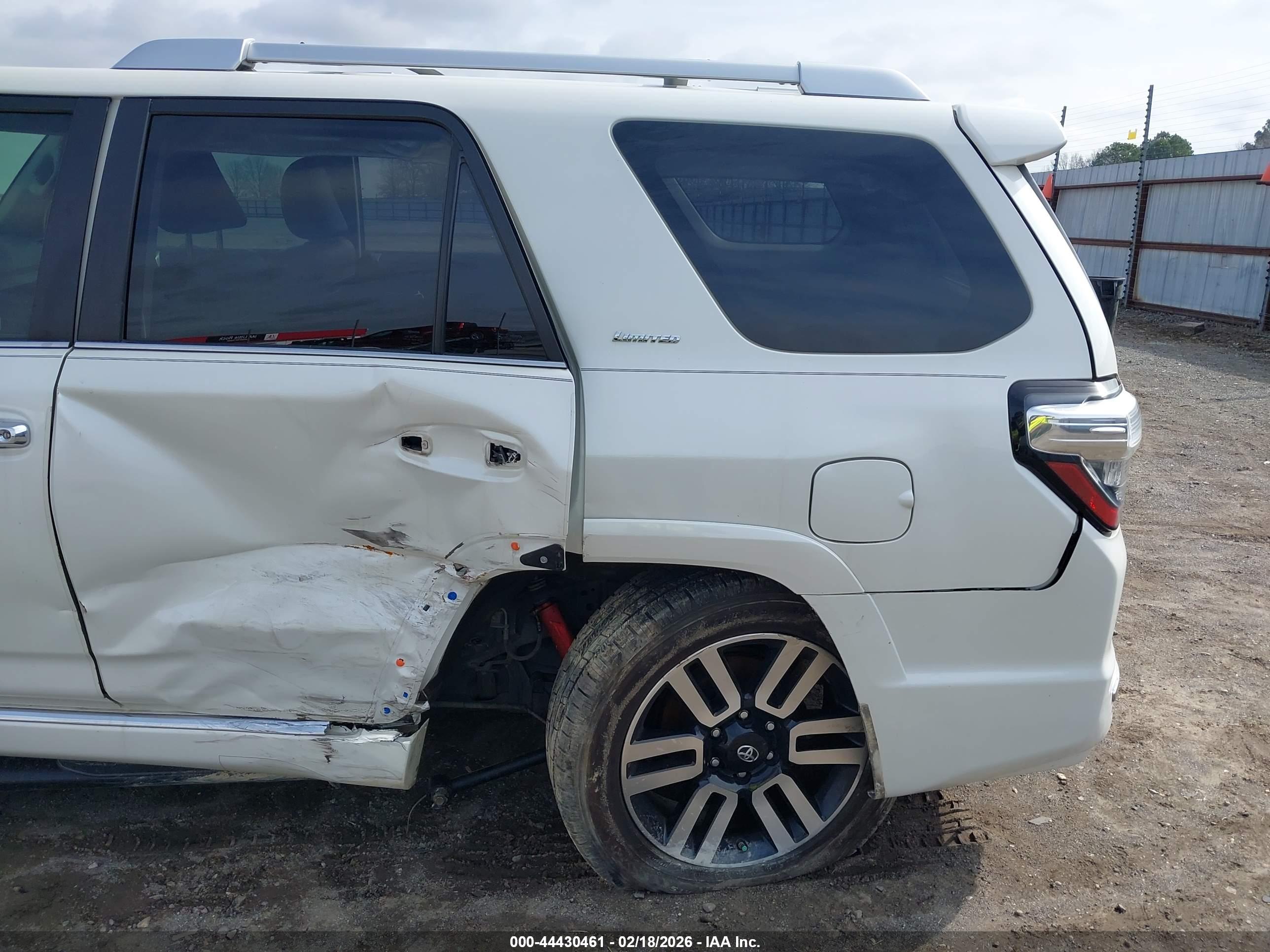 TOYOTA 4RUNNER image 6