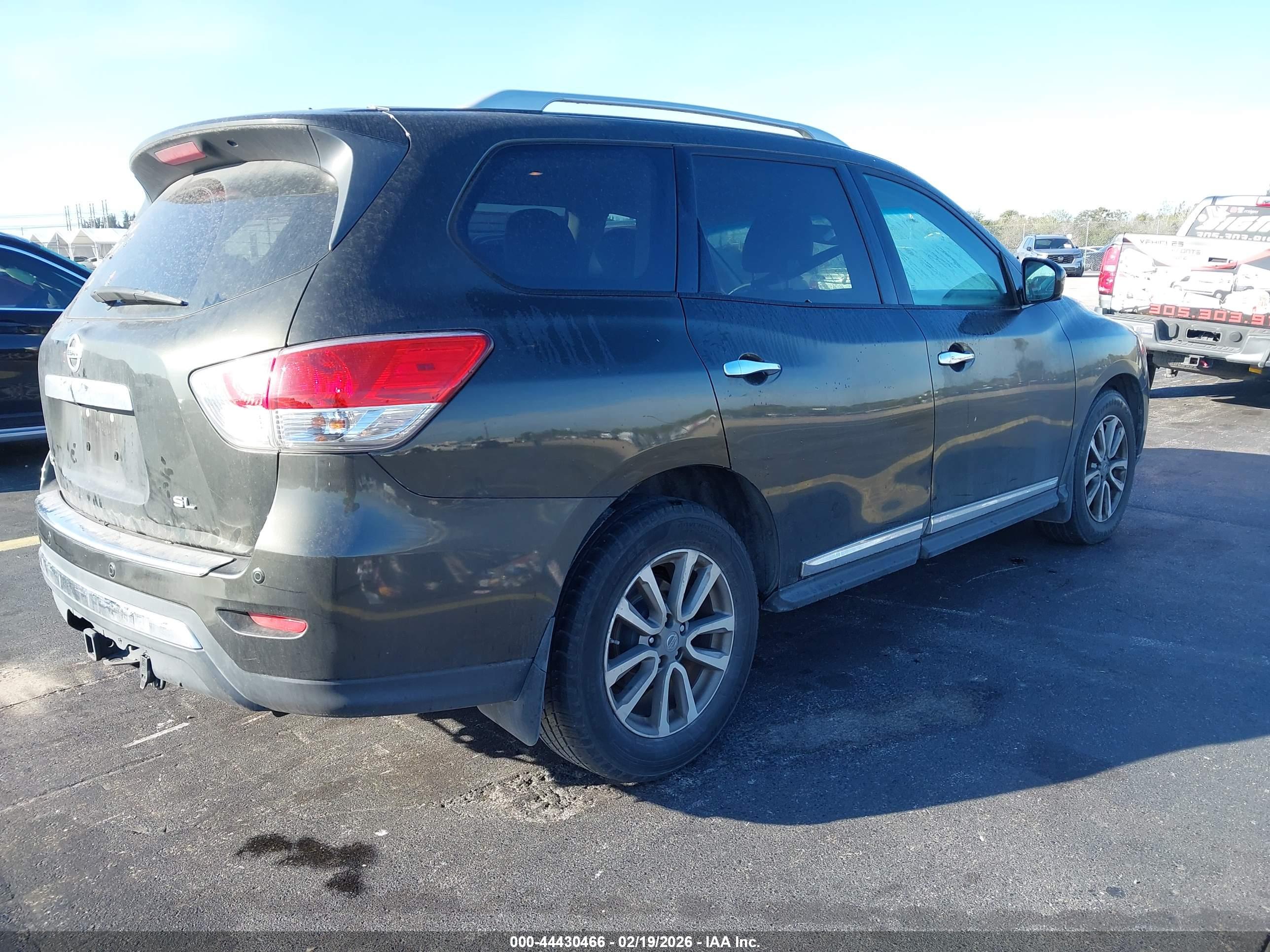 NISSAN PATHFINDER image 4