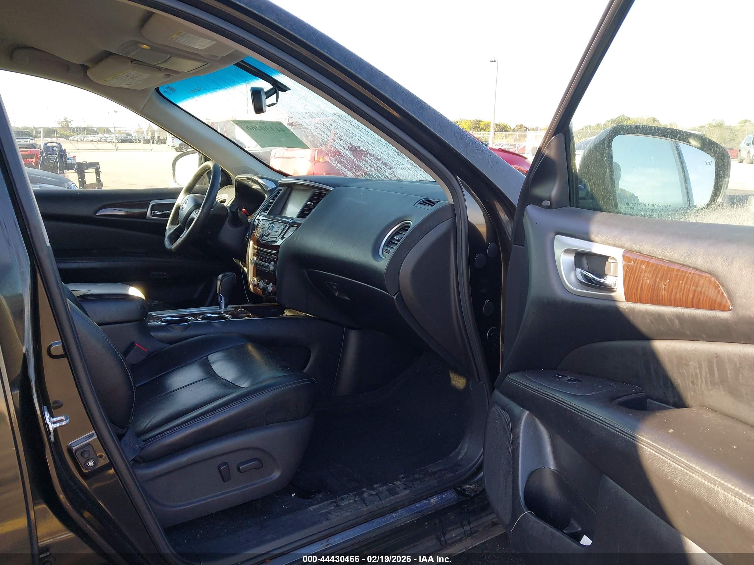 NISSAN PATHFINDER image 5