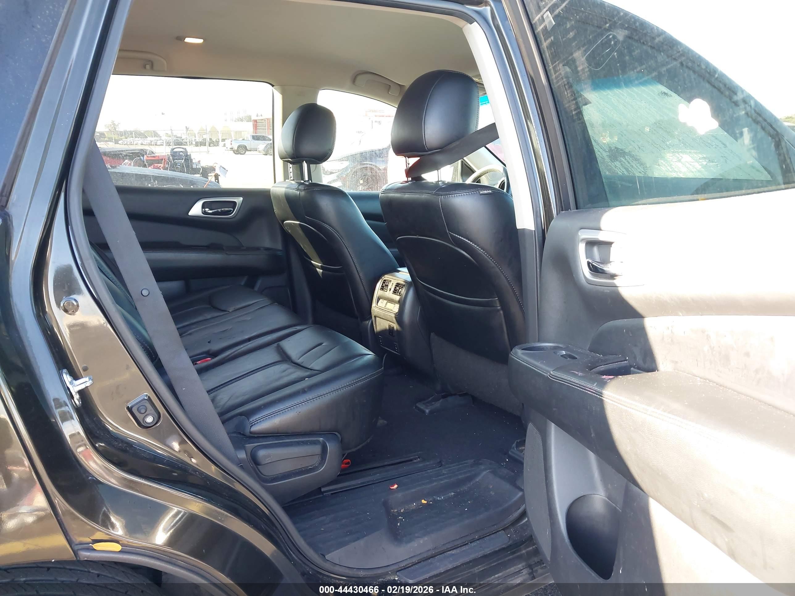 NISSAN PATHFINDER image 8