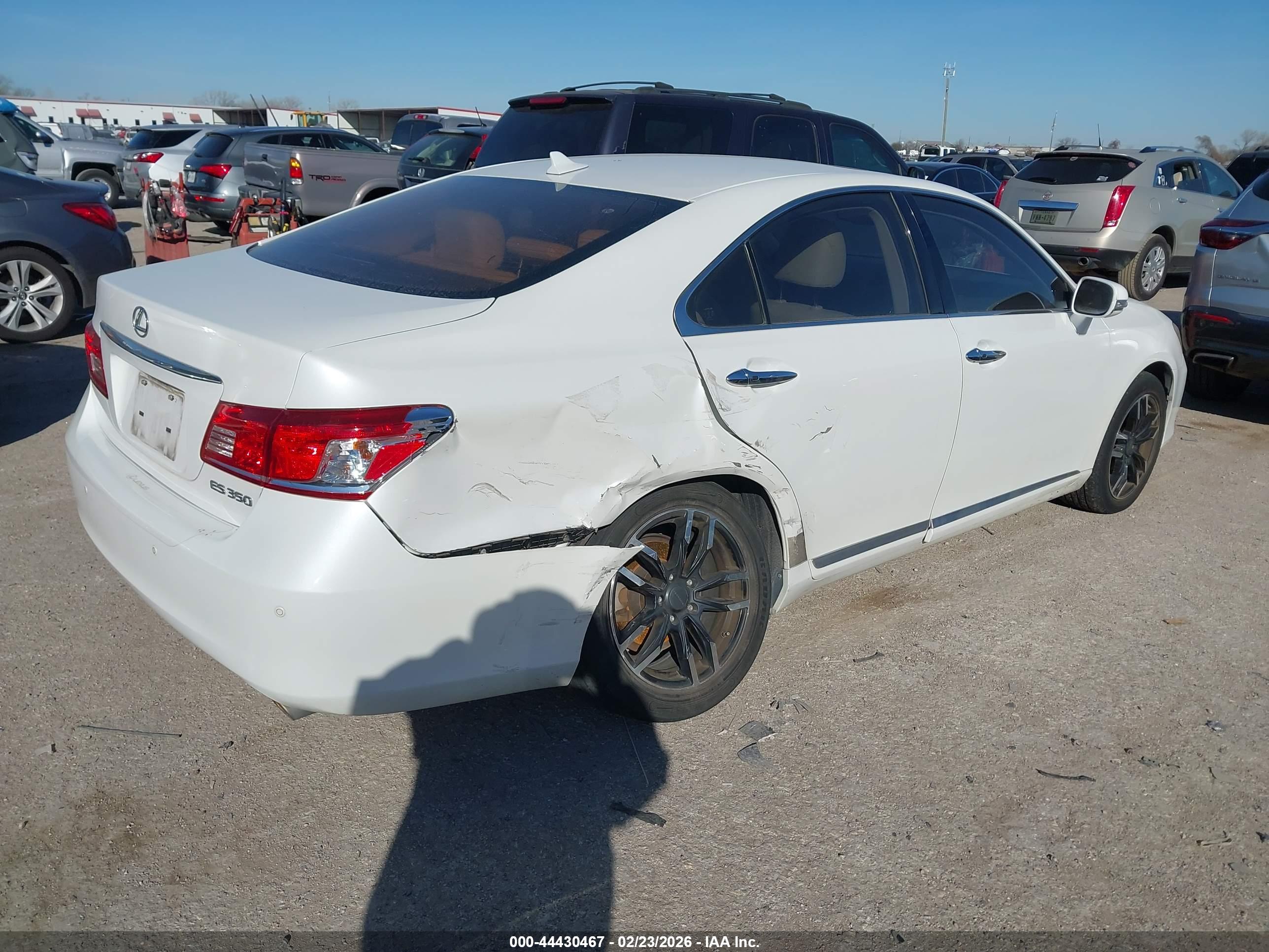 LEXUS ES image 4