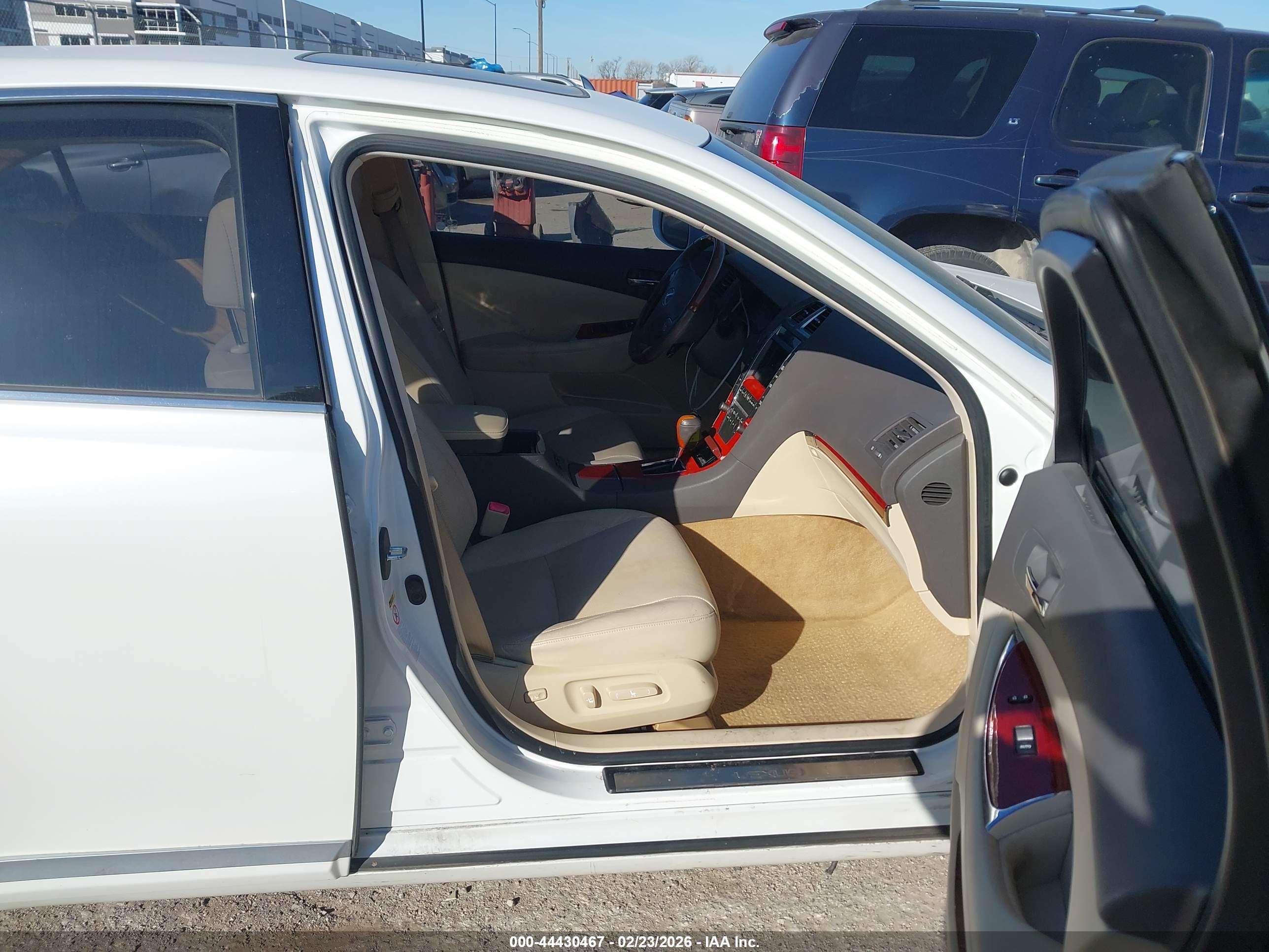 LEXUS ES image 5