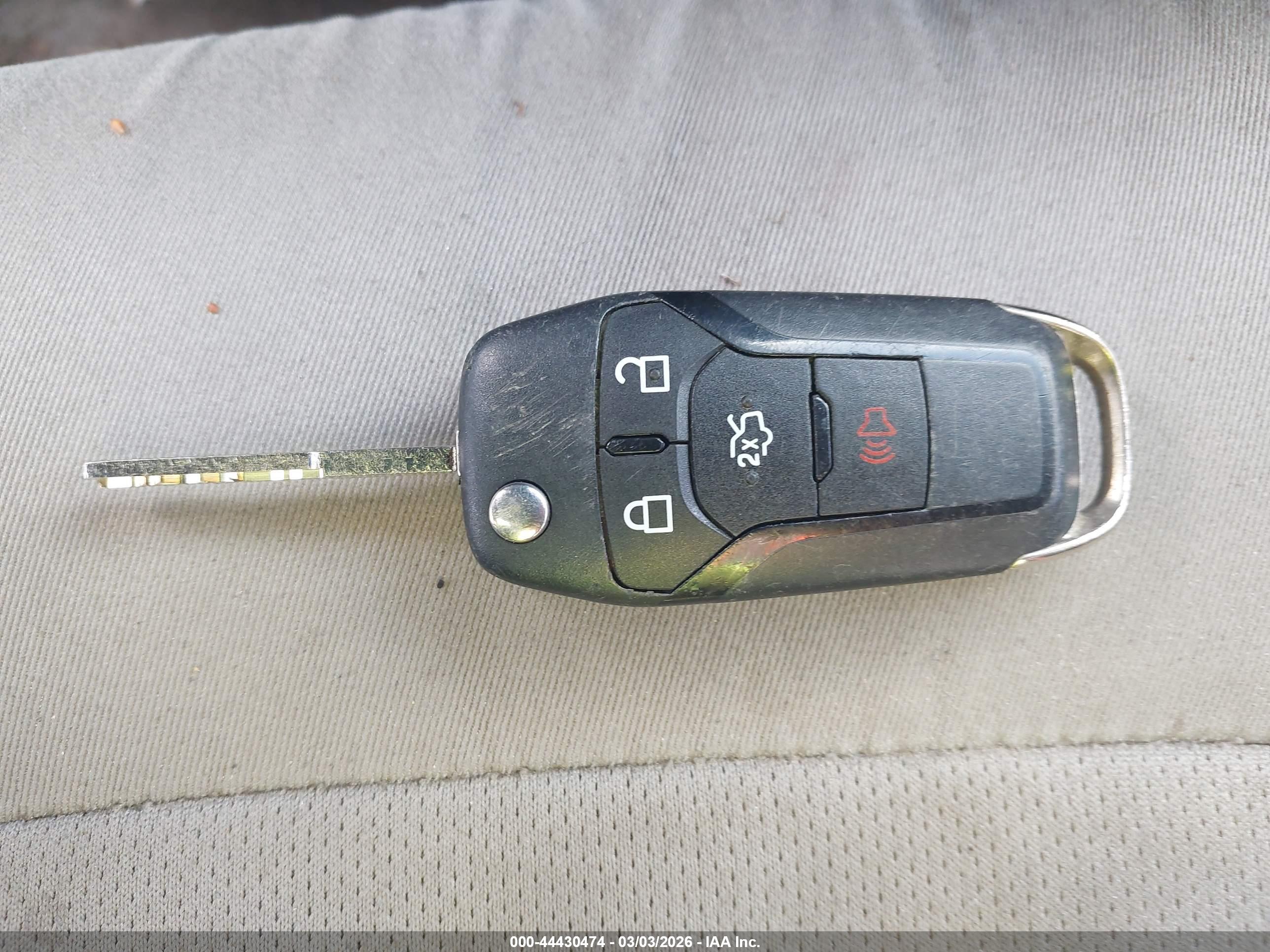 FORD FUSION image 11