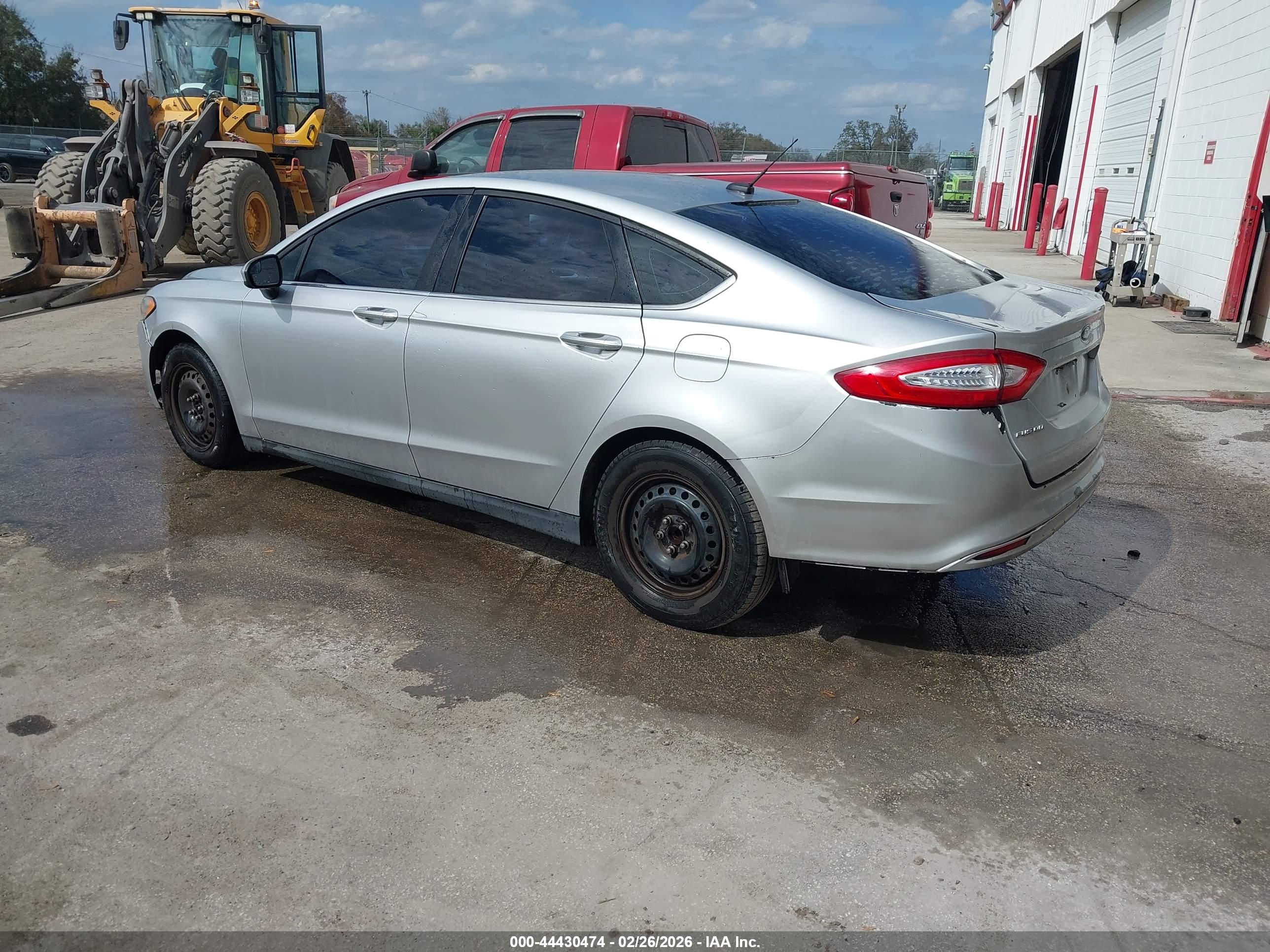 FORD FUSION image 3