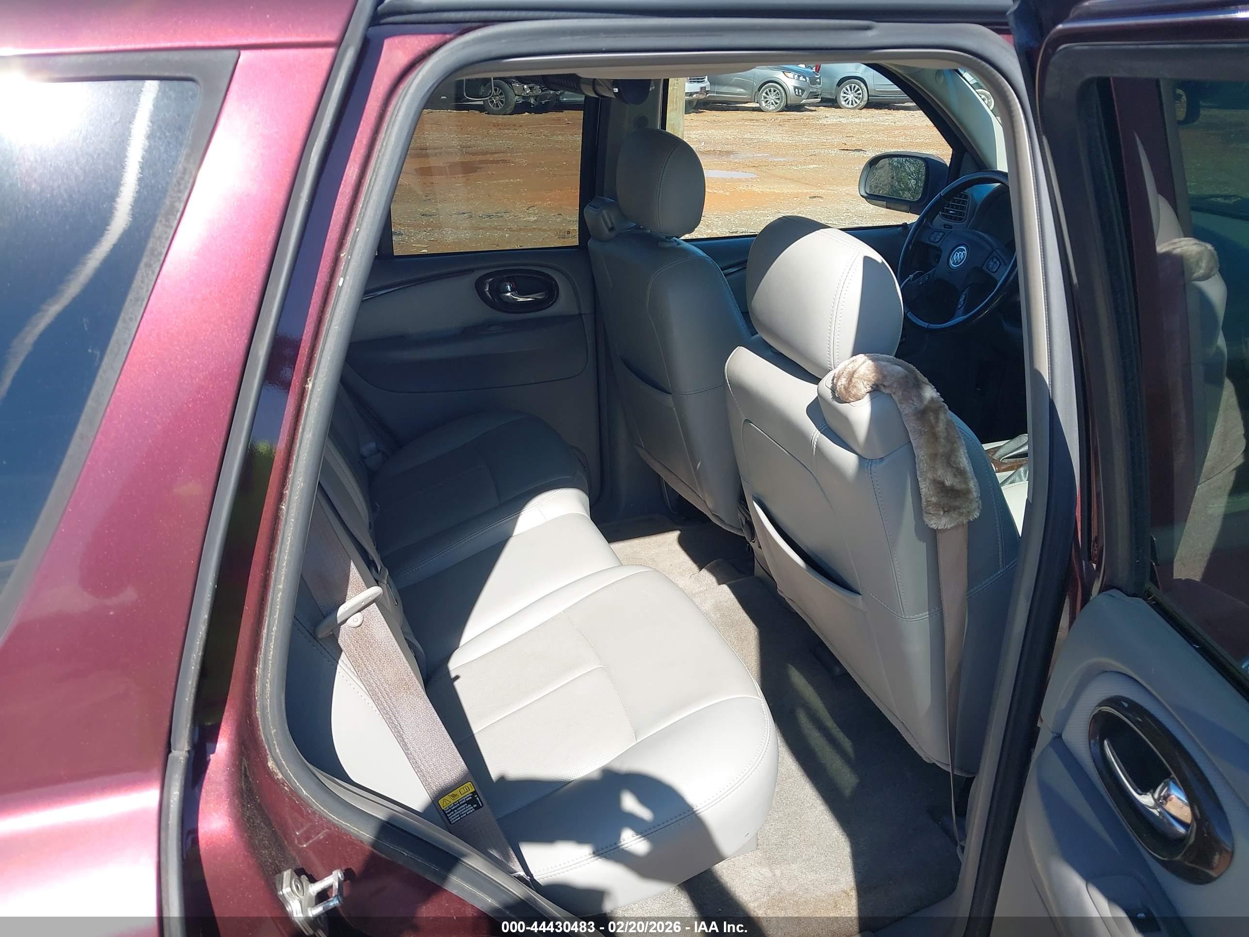 BUICK RAINIER image 8
