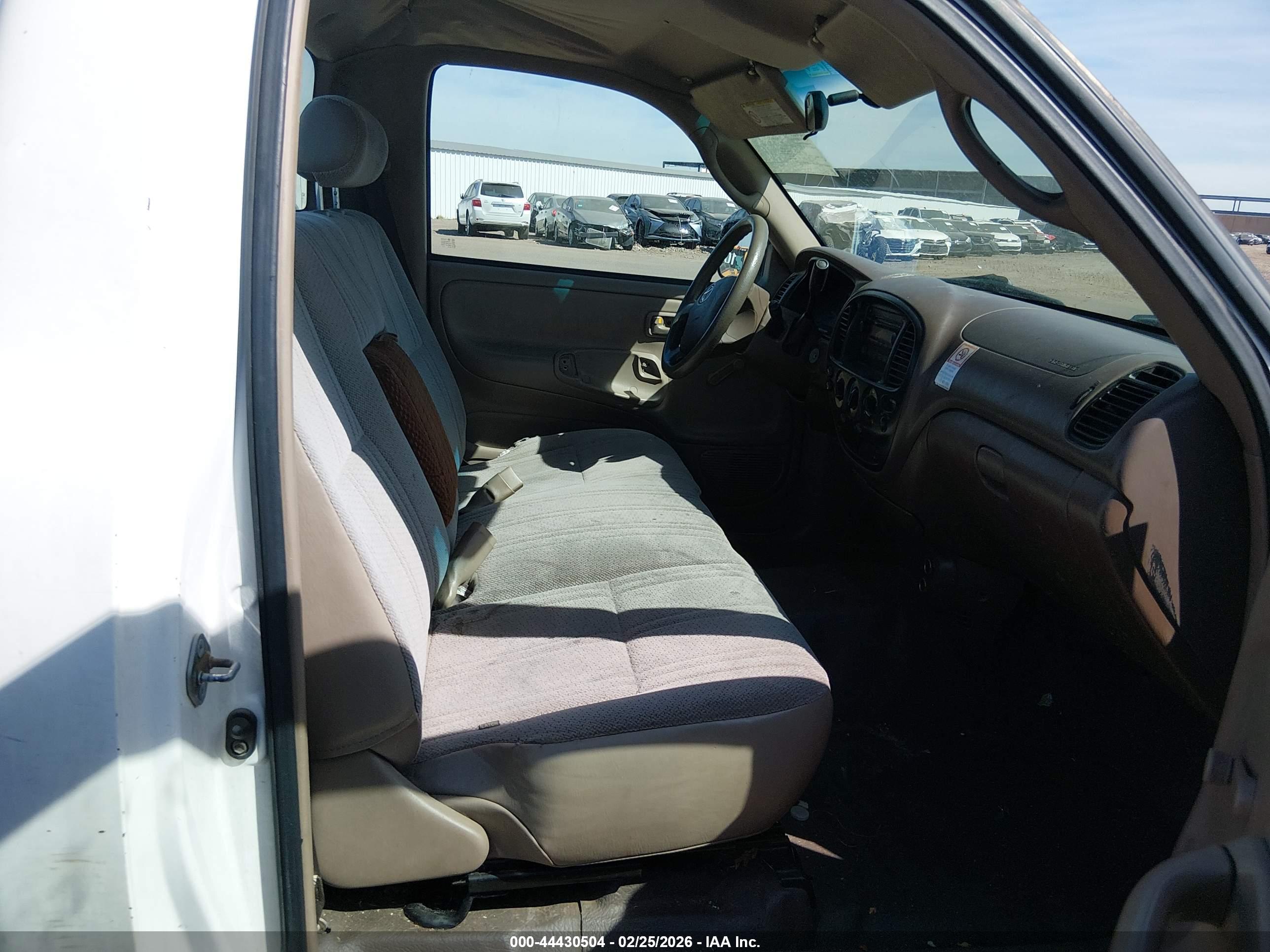 TOYOTA TUNDRA image 8