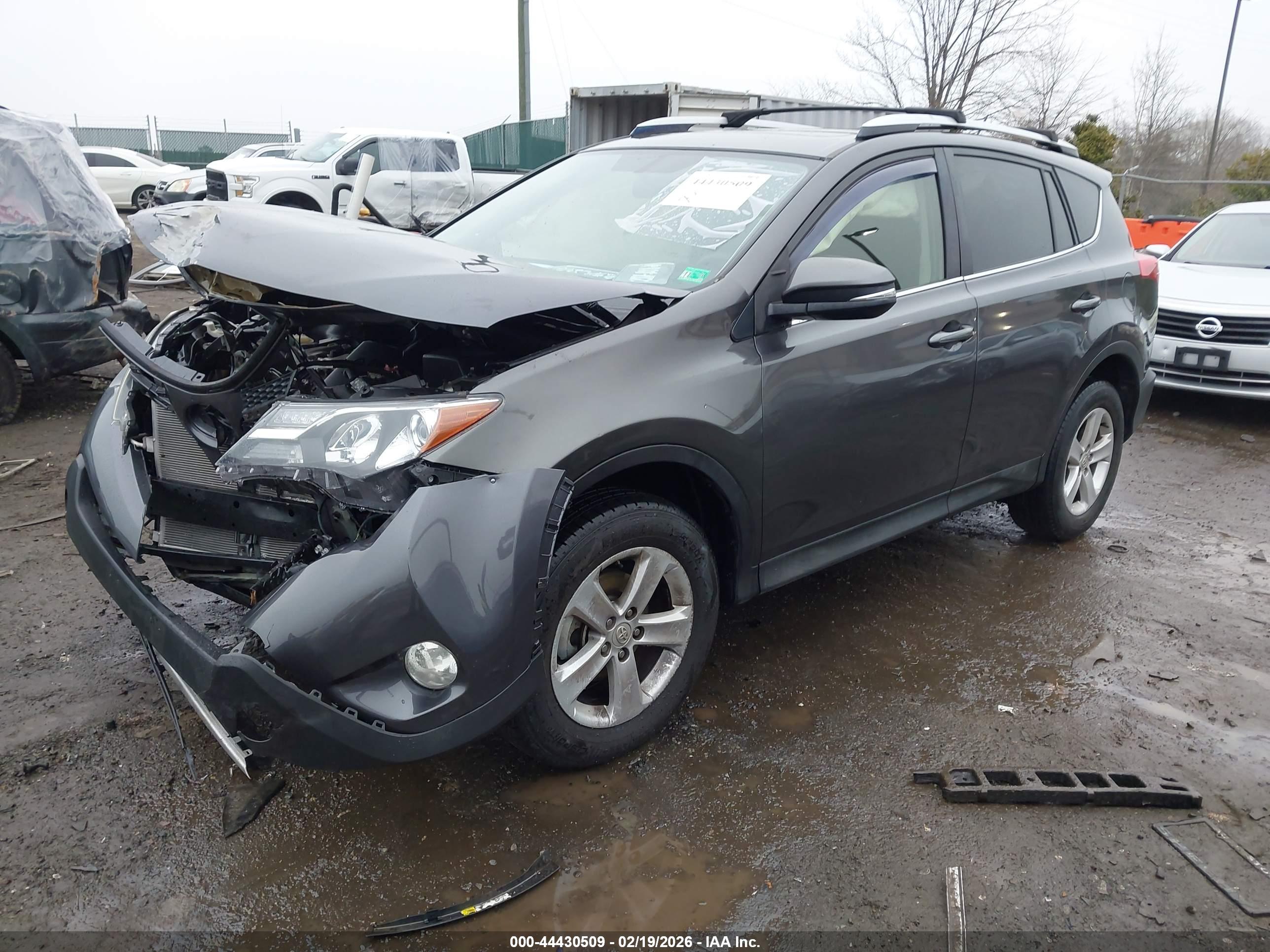 TOYOTA RAV4 image 2